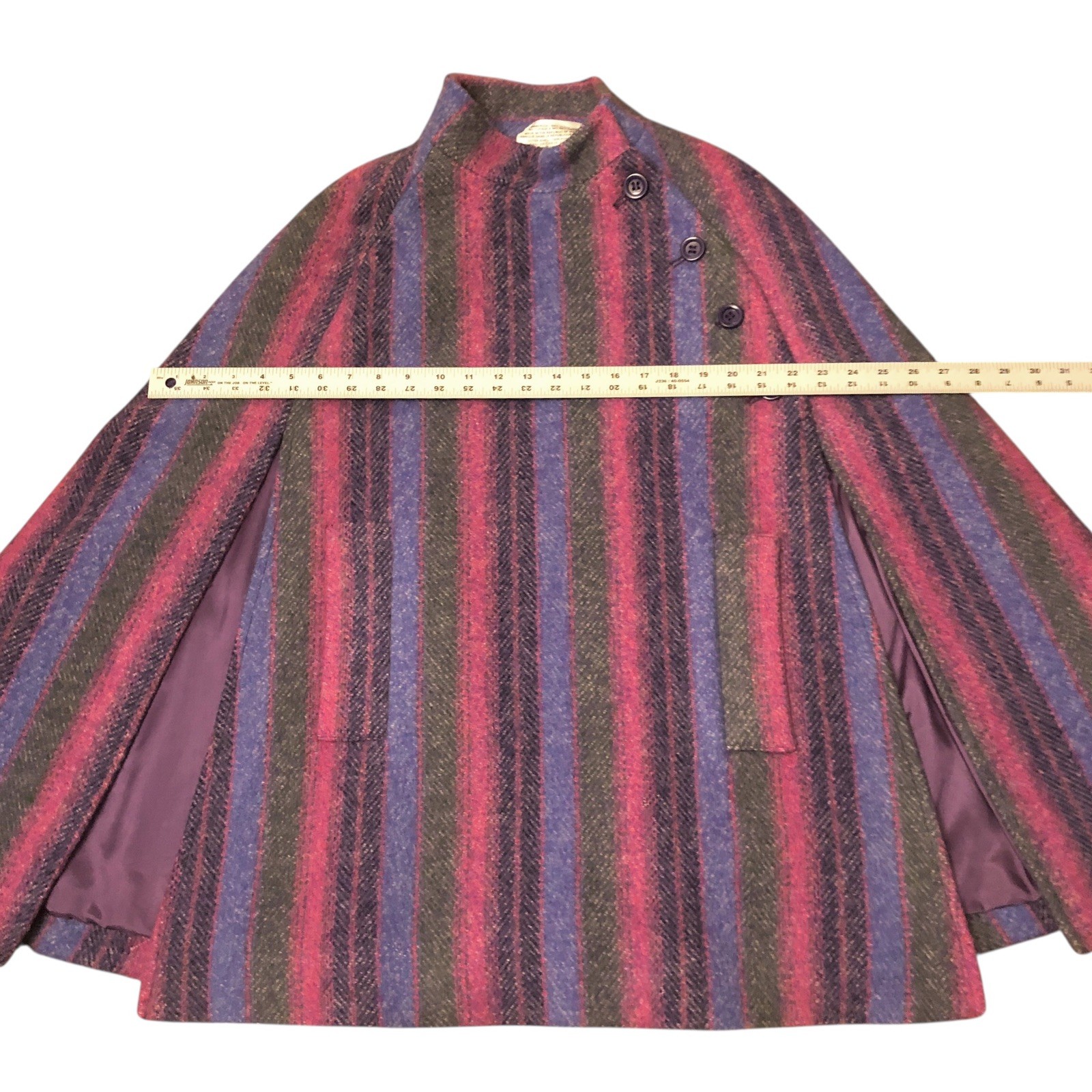 Vtg Jimmy Hourihan of Dublin 100% Irish Wool Short Cape Donnegal Tweed ￼Medium