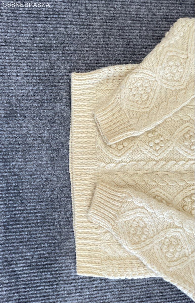Vintage 80s Hand Loomed Women’s Cream 100% Virgin Wool Zip Turtleneck Sweater L
