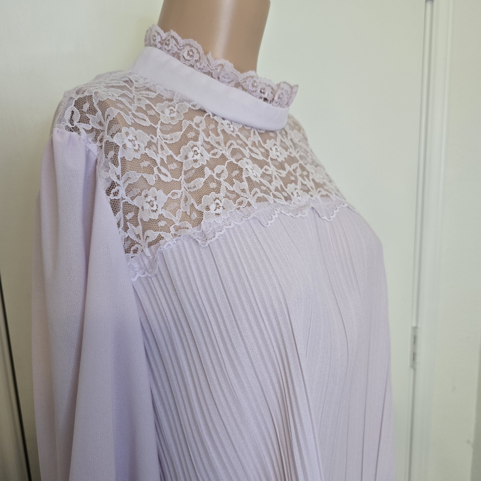 VTG Pastel Purple Lacey Victorian Style Blouse Frill Neck Romantic Top XL-2XL