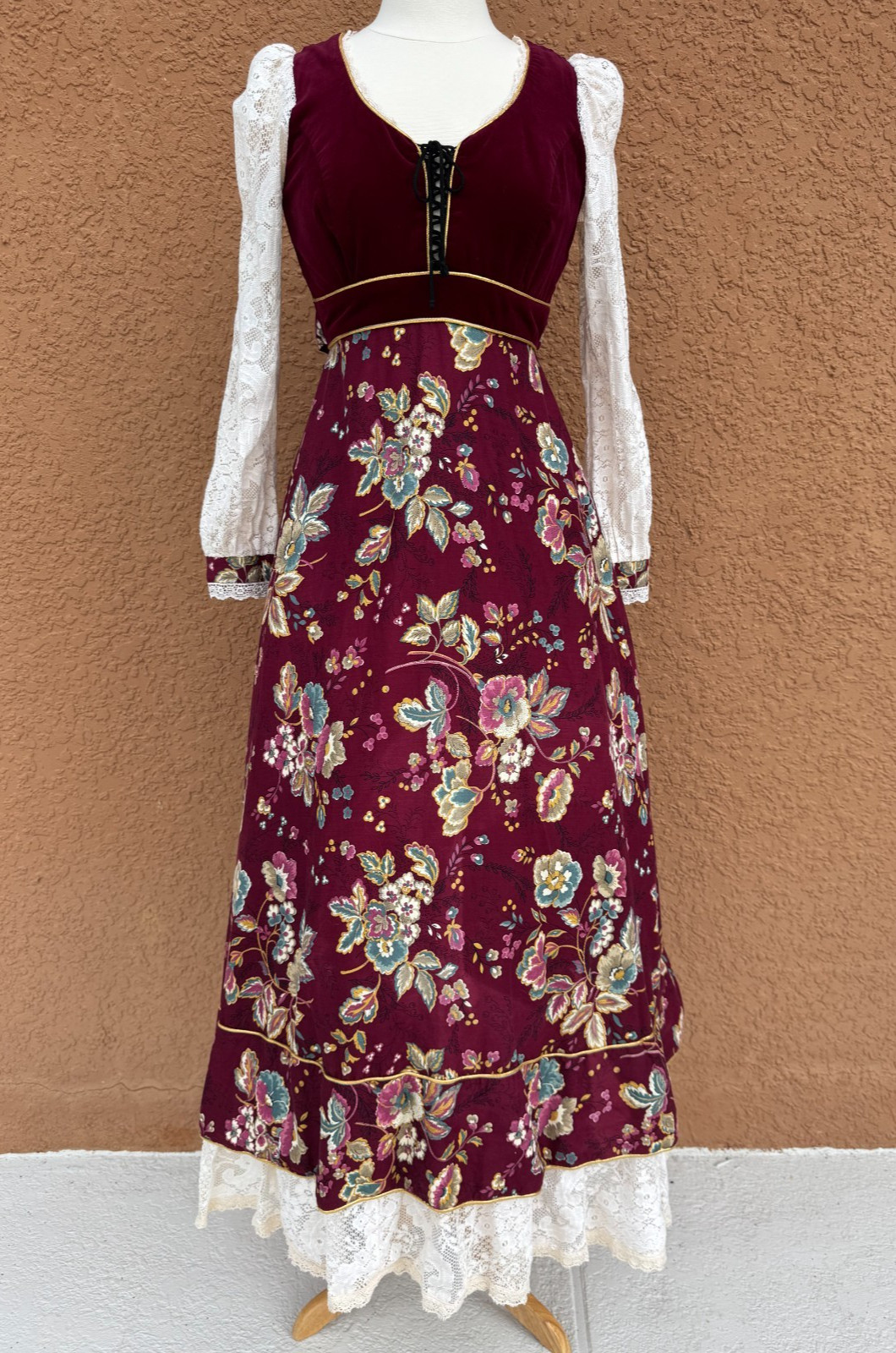 Vintage 1970’s GUNNE SAX Jessica Burgundy Floral Maxi Dress HTF Size 13 REPAIRED