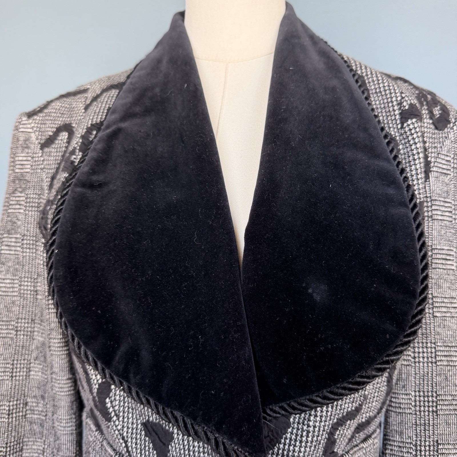 Vintage 1980’s Item Jacket Blazer Coat Black Velvet Trim Women’s Size 4 USA Made