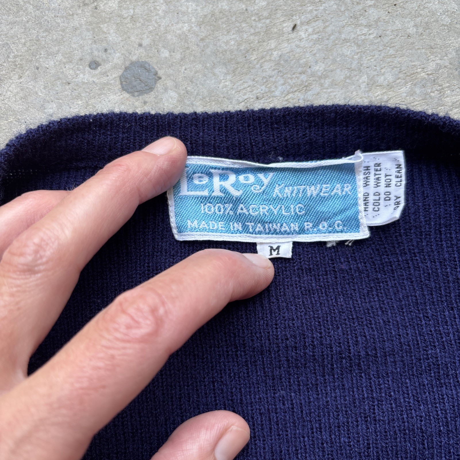 VTG Leroy Blue V-neck LOVE MY DOG… Embroidered Acrylic Sweater Size MEDIUM