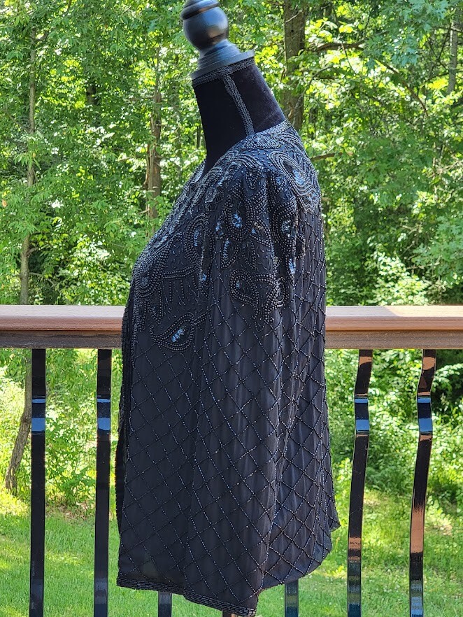 VTG WOMEN’S PAPELL BOTIQUE BLACK BEADED AND SEQUIN OPEN JACKET (PM) – BEAUTIFUL
