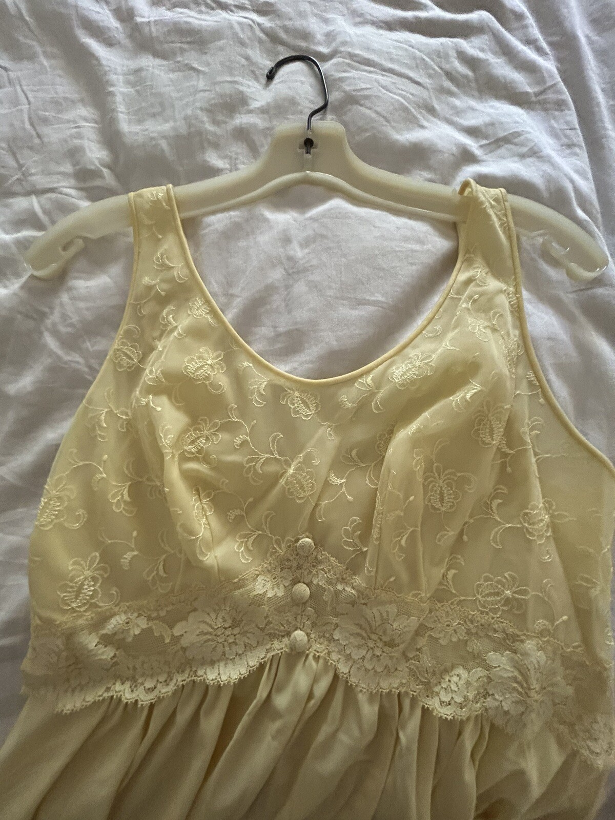 VINTAGE VANITY FAIR LIGHT YELLOW CHIFFON NYLON LACE NIGHTGOWN & ROBE SIZE 32