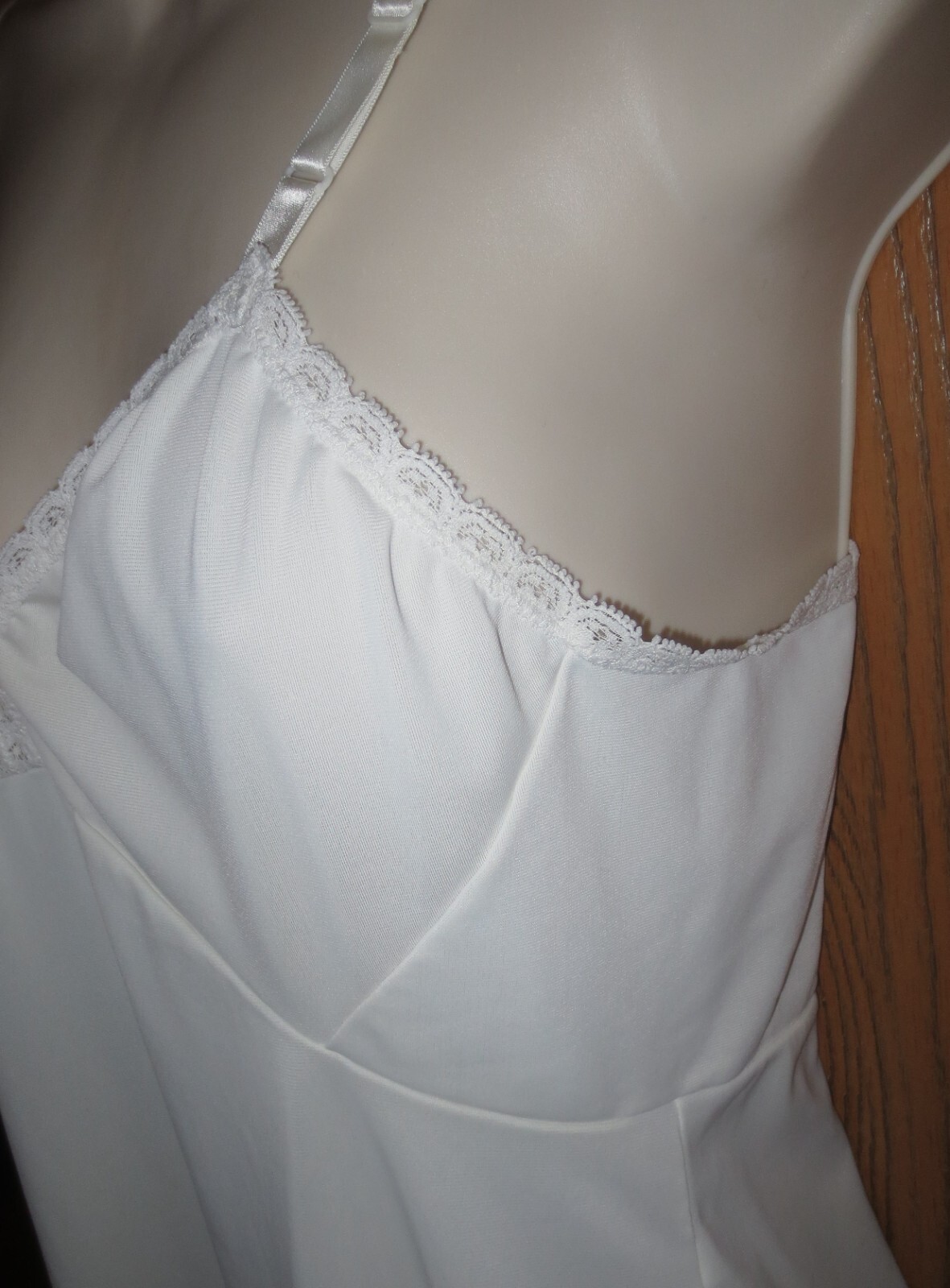 SHADOWLINE IVORY 1/2″ LACE satiny nylon camisole slip sz 34 M SWEET
