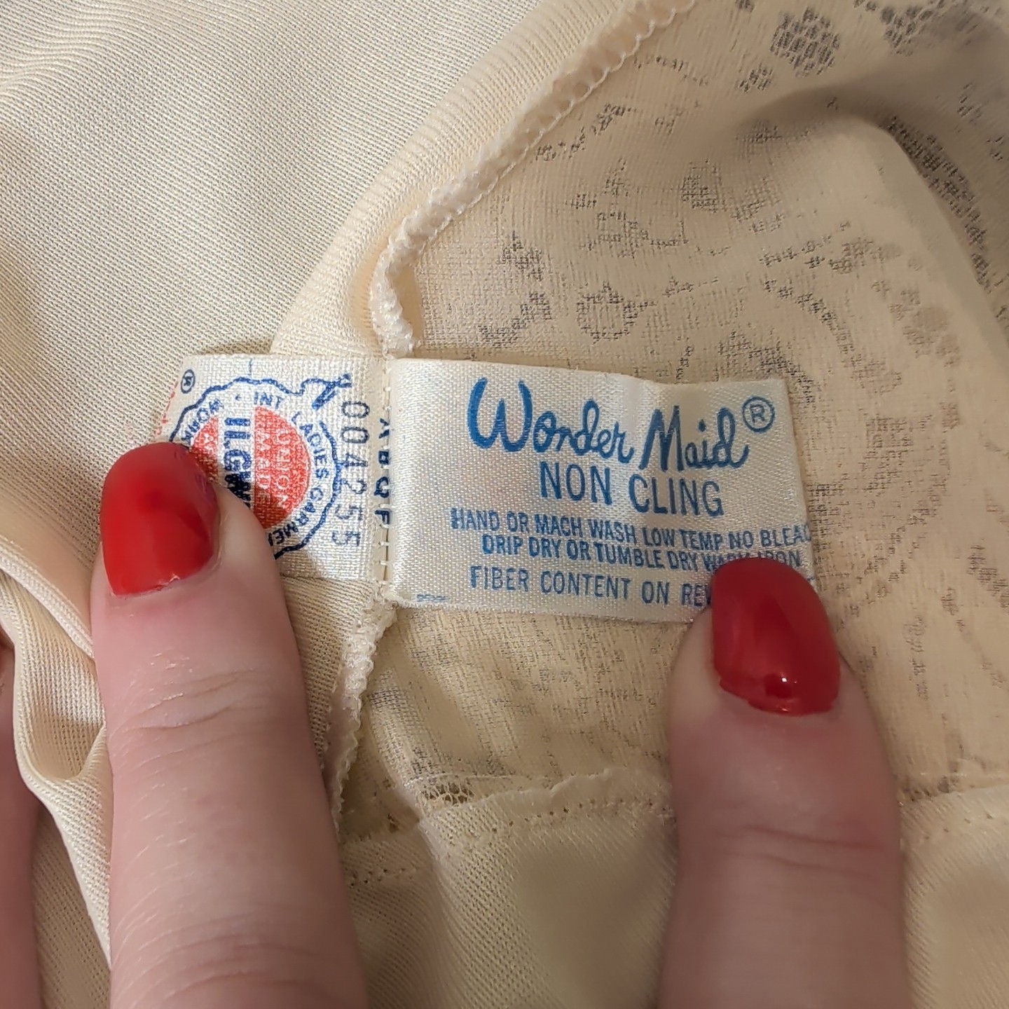 Vintage Wonder Maid Non Cling Slip Ivory Cream with Lace Size 36