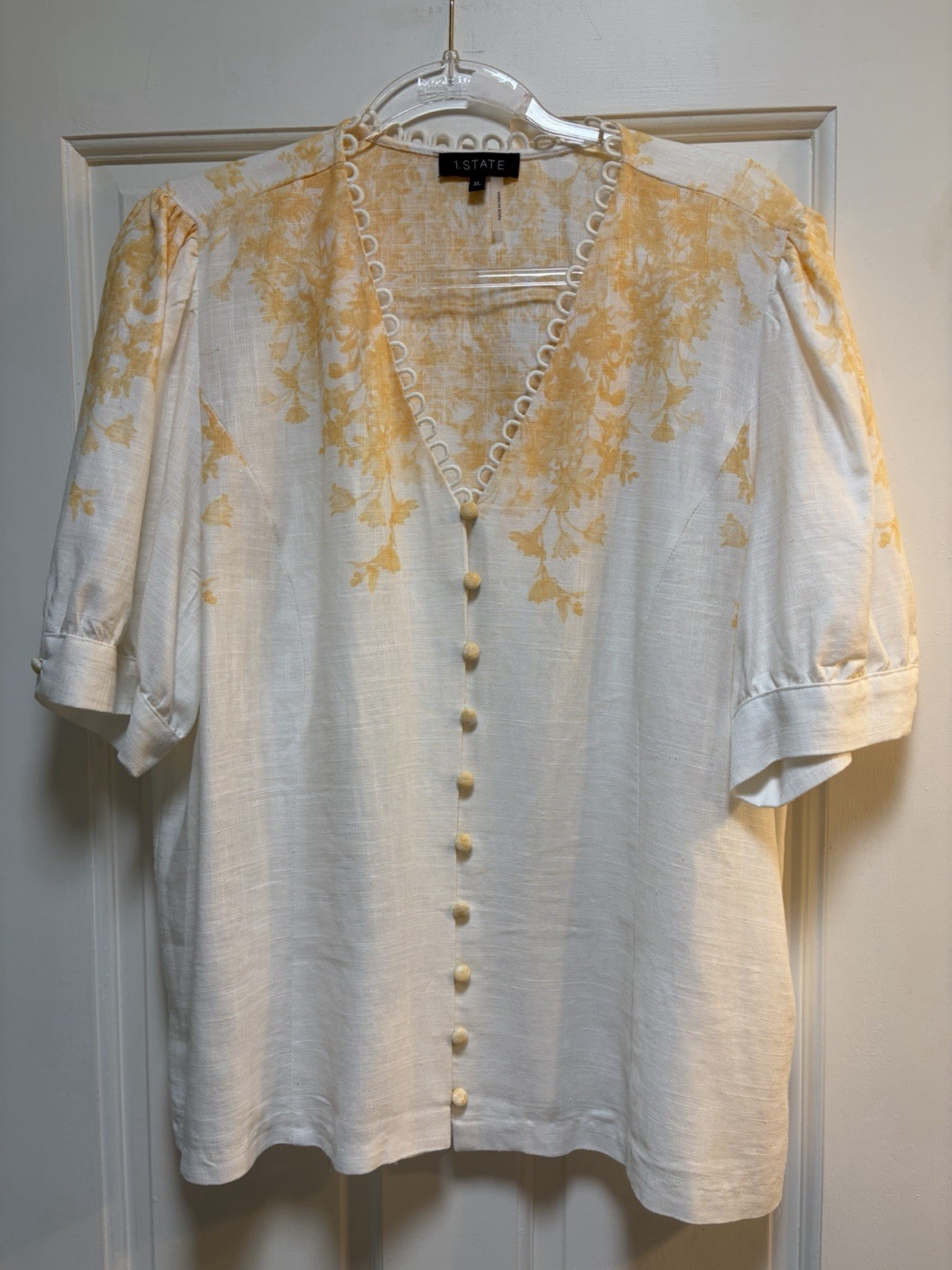 NWOT 1.State Ivory Rayon/Linen Short Slv Blouse W/Yellow Floral Around V-Neck XL