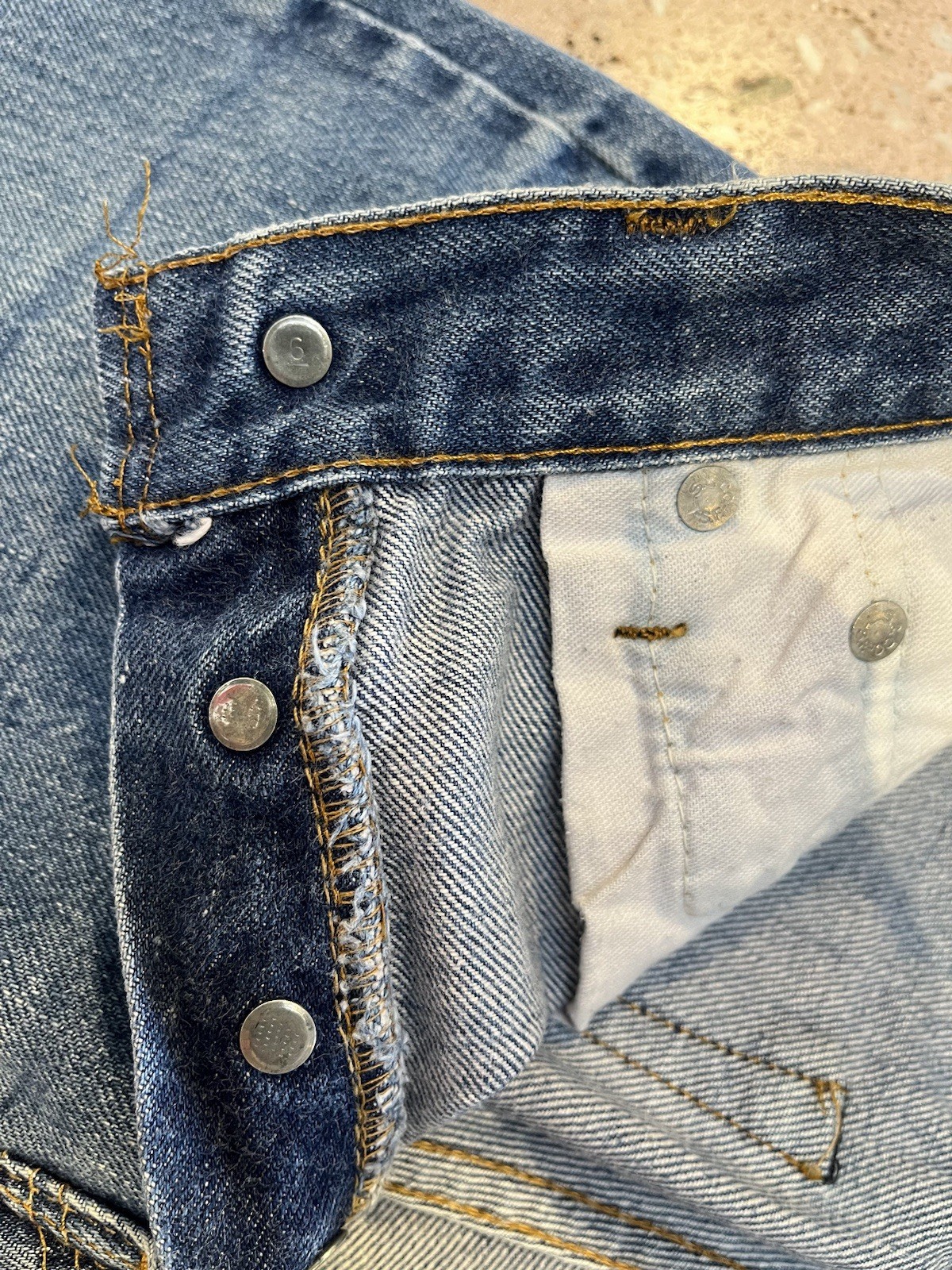 Vintage 1980s Levi’s 501 SELVEDGE jeans Denim 25 Waist