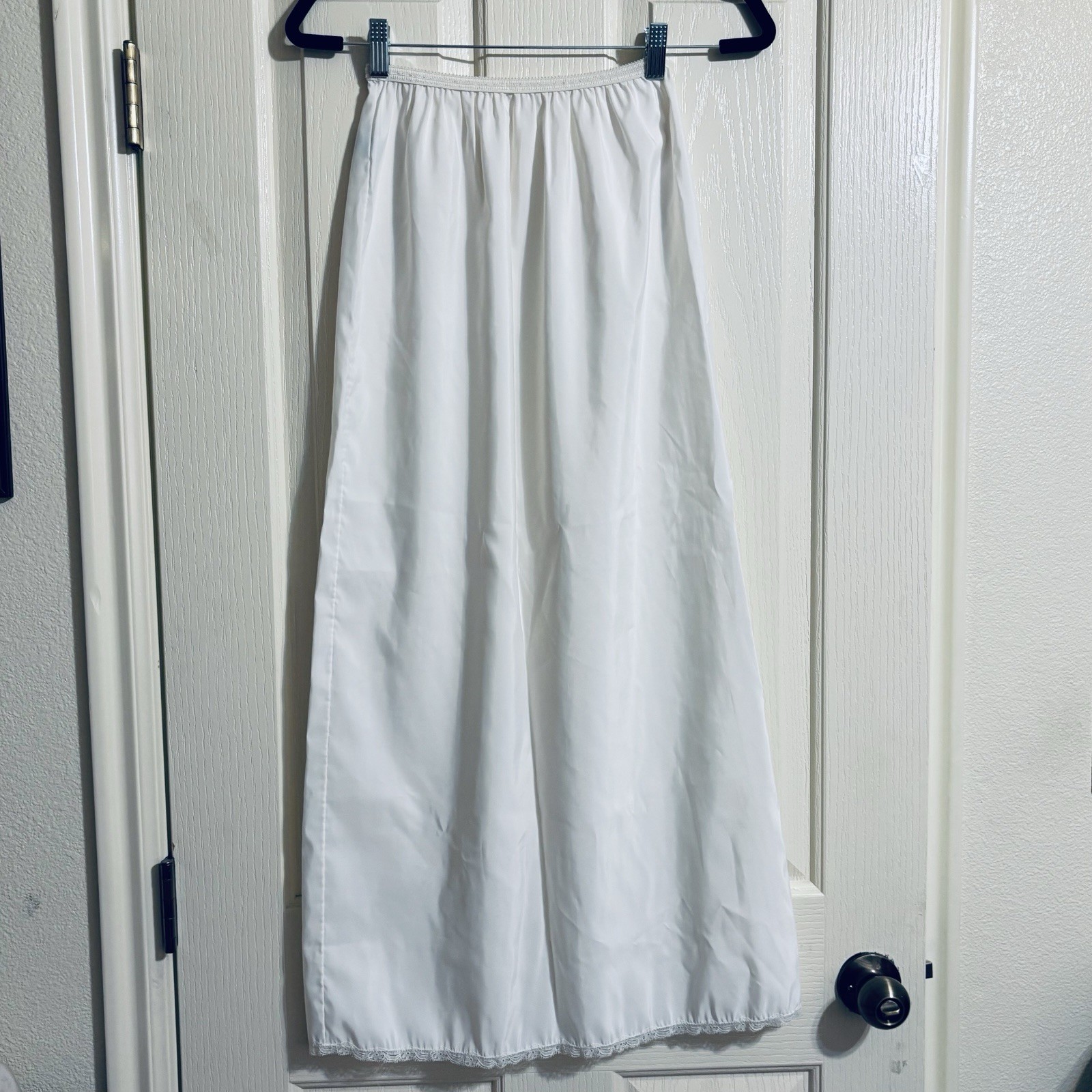 Vintage SEARS Pretty White Formal HALF SLIP Size S Waist 24-26 Nylon/polyester