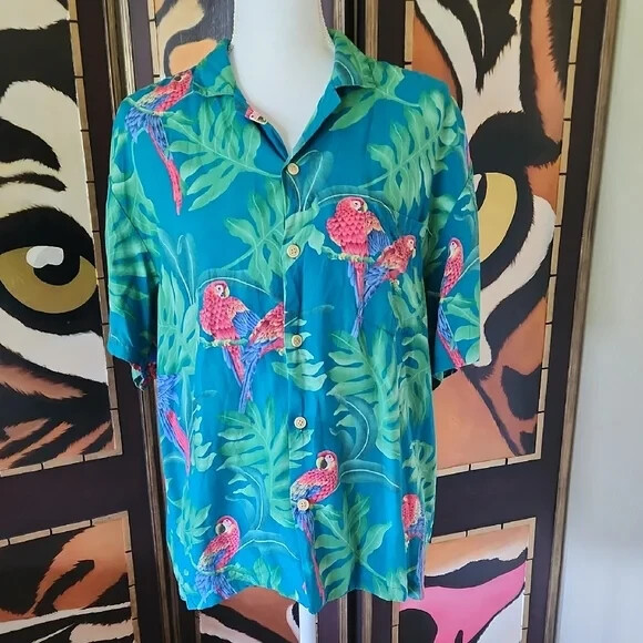 Paradise Found Vintage Hawaiian Button Down Parrot Tropical Women’s Blouse