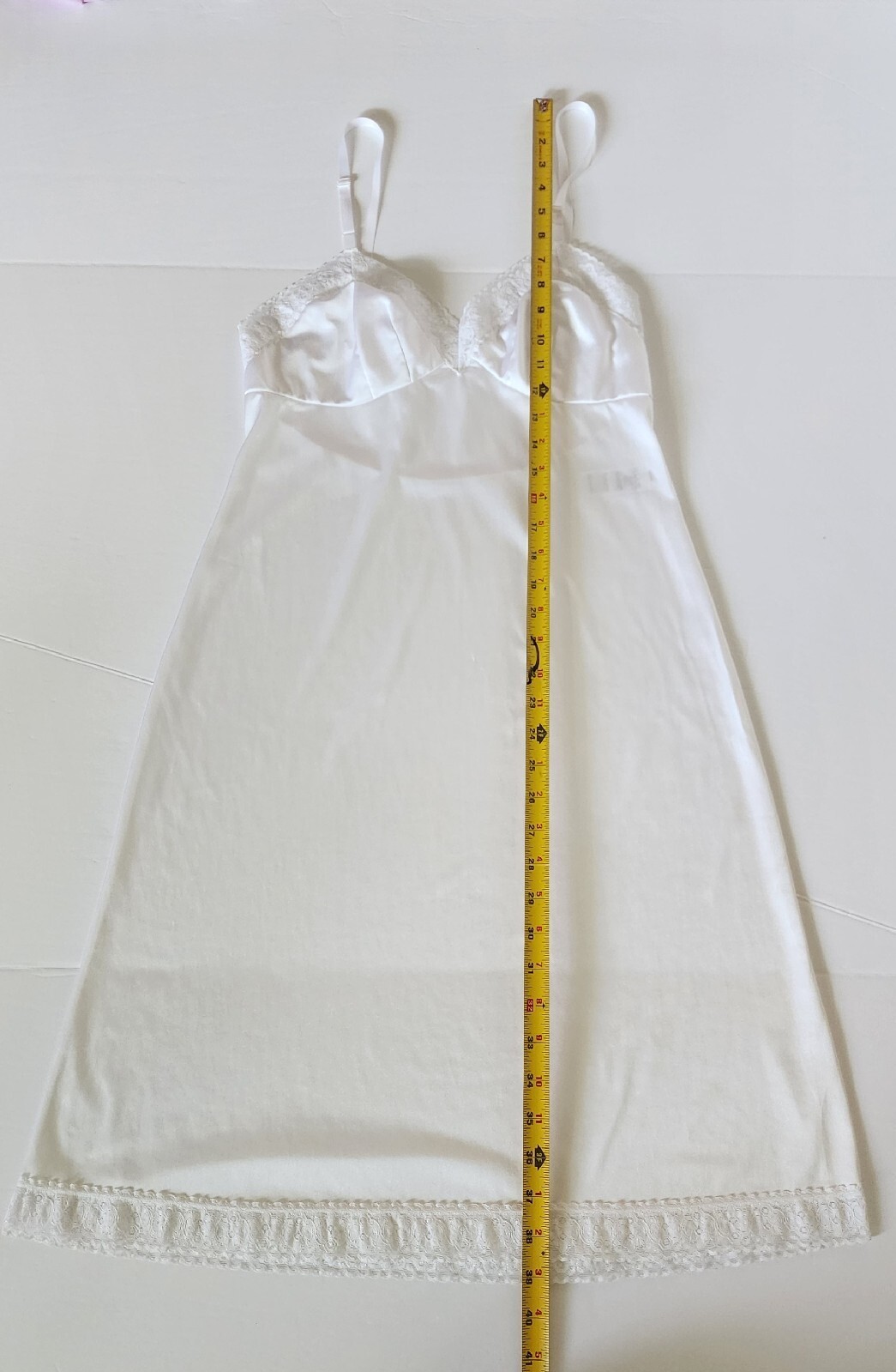 Vintage VANITY FAIR White Nylon Full Slip Lace Trim Style 10-103 Size 34/40 22″