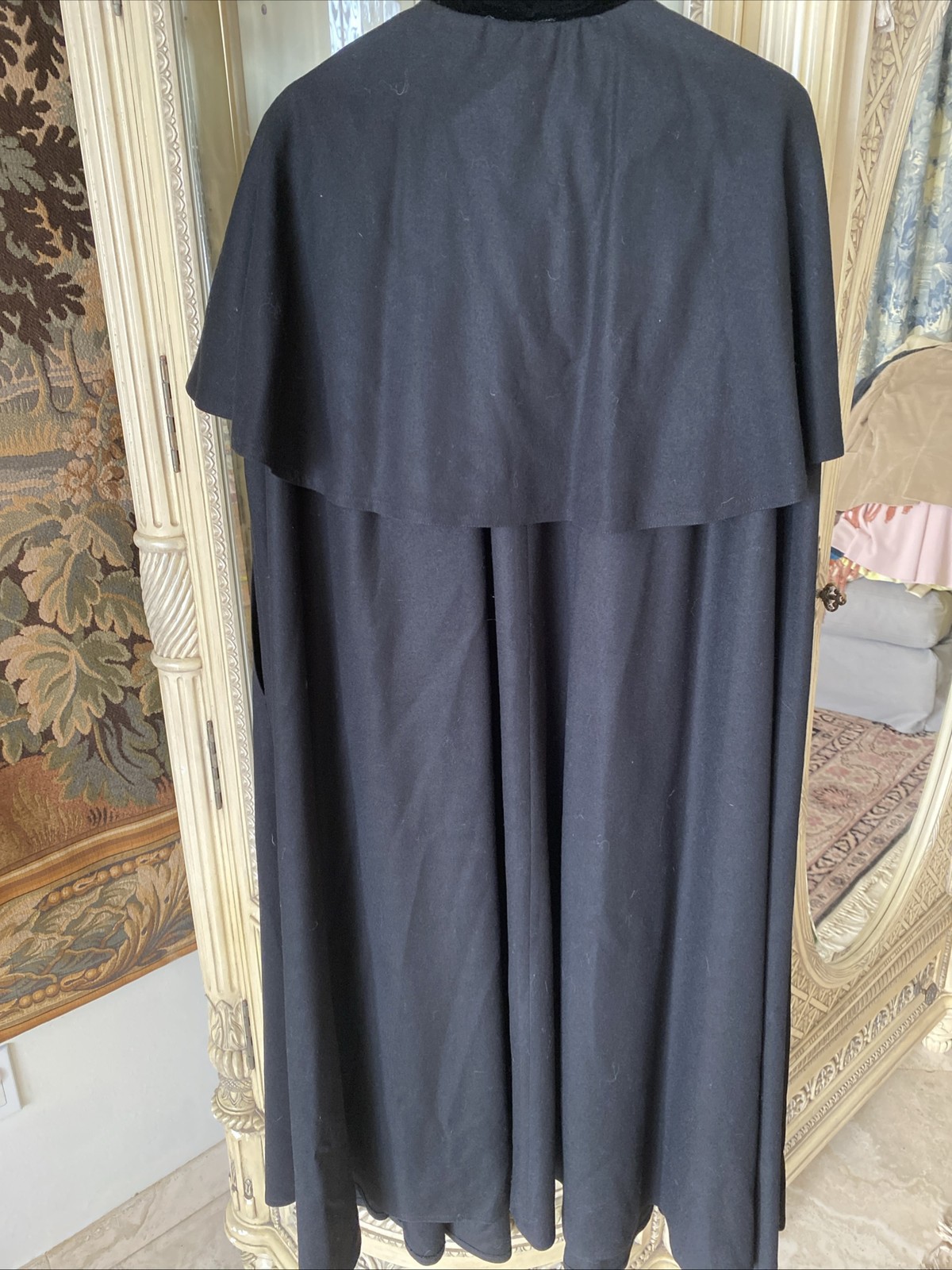 Vtg Echo Long Draped Cape Women’s Black 100% Wool Velvet Trim Warm Victorian