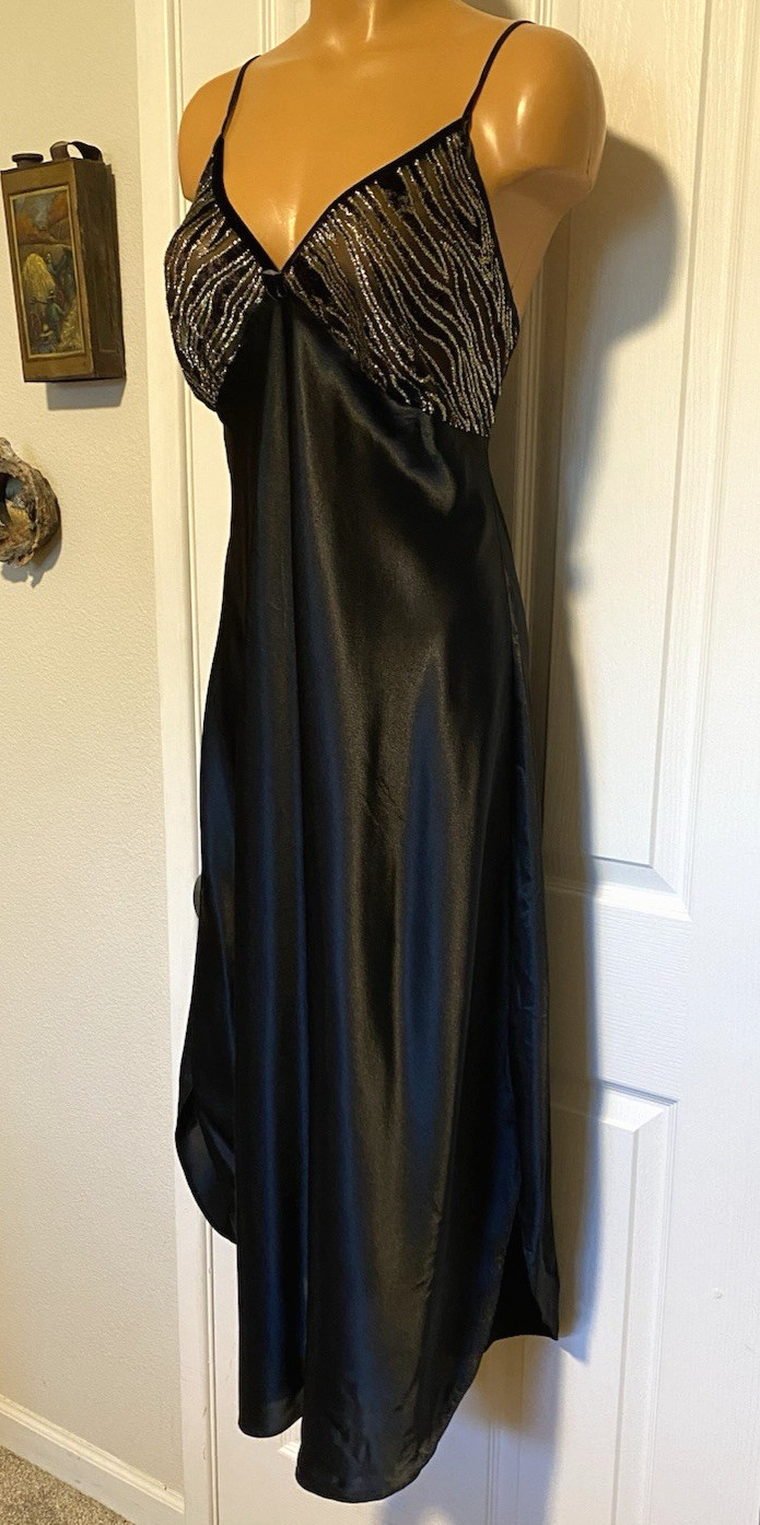 VTG 90’s ROMANTIC MOODS BLACK SATIN W/ GLITTERY GOLD BODICE NIGHTGOWN SZ L