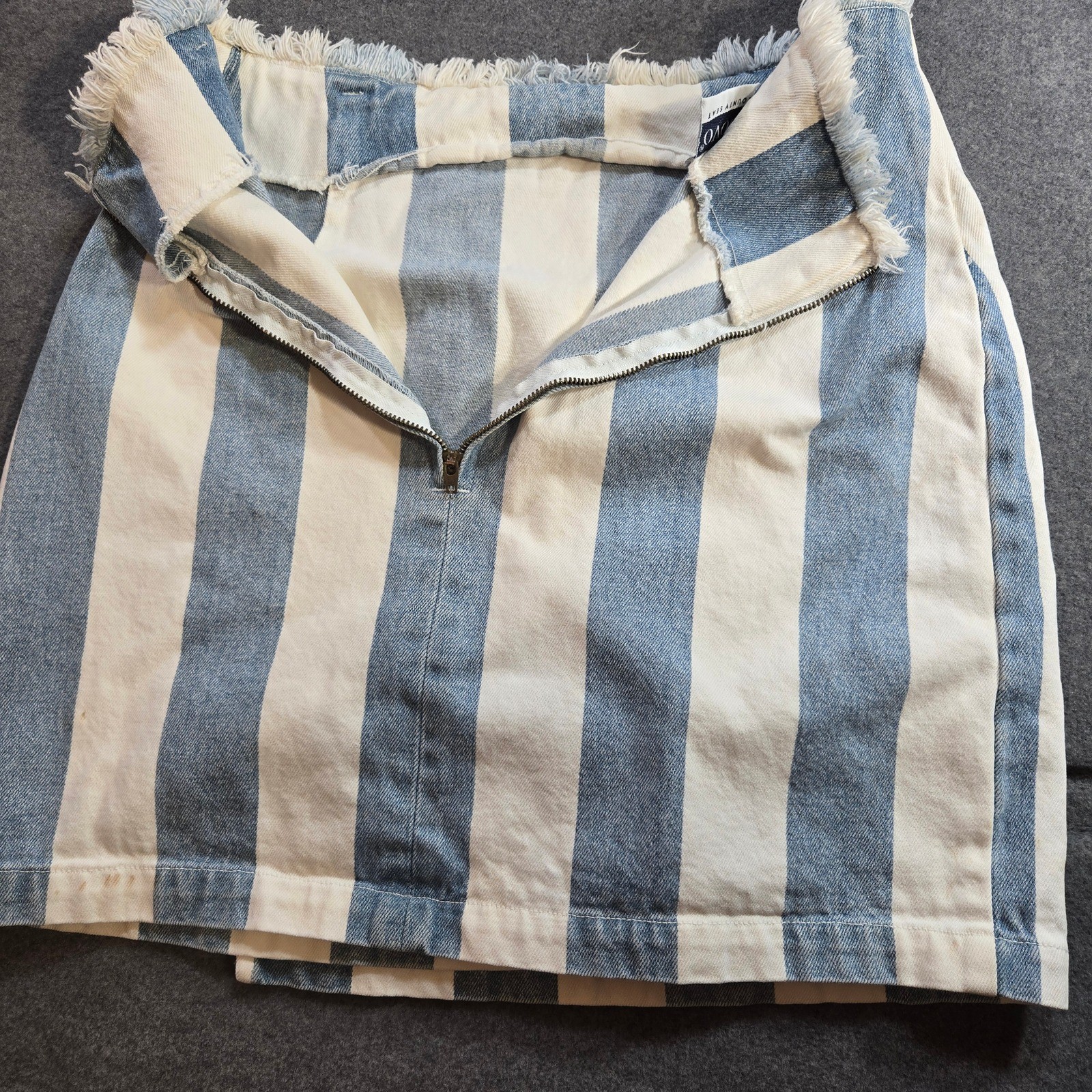 Vintage Nuovo County Seat Striped Denim Mini Skirt Blue White Wrap Front 11/12