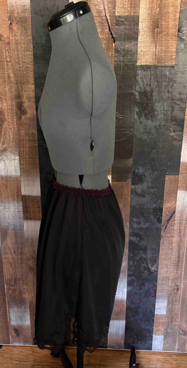 Vintage Black Nylon Half Slip Avian Large ILGWU USA Lace Trim Goth Cottage