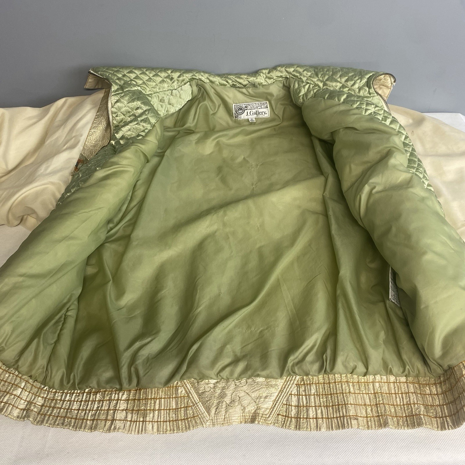 Vtg J. Gallery Puffer Jacket Coat Medium Beige Green Retro Bomber 80s Flaw