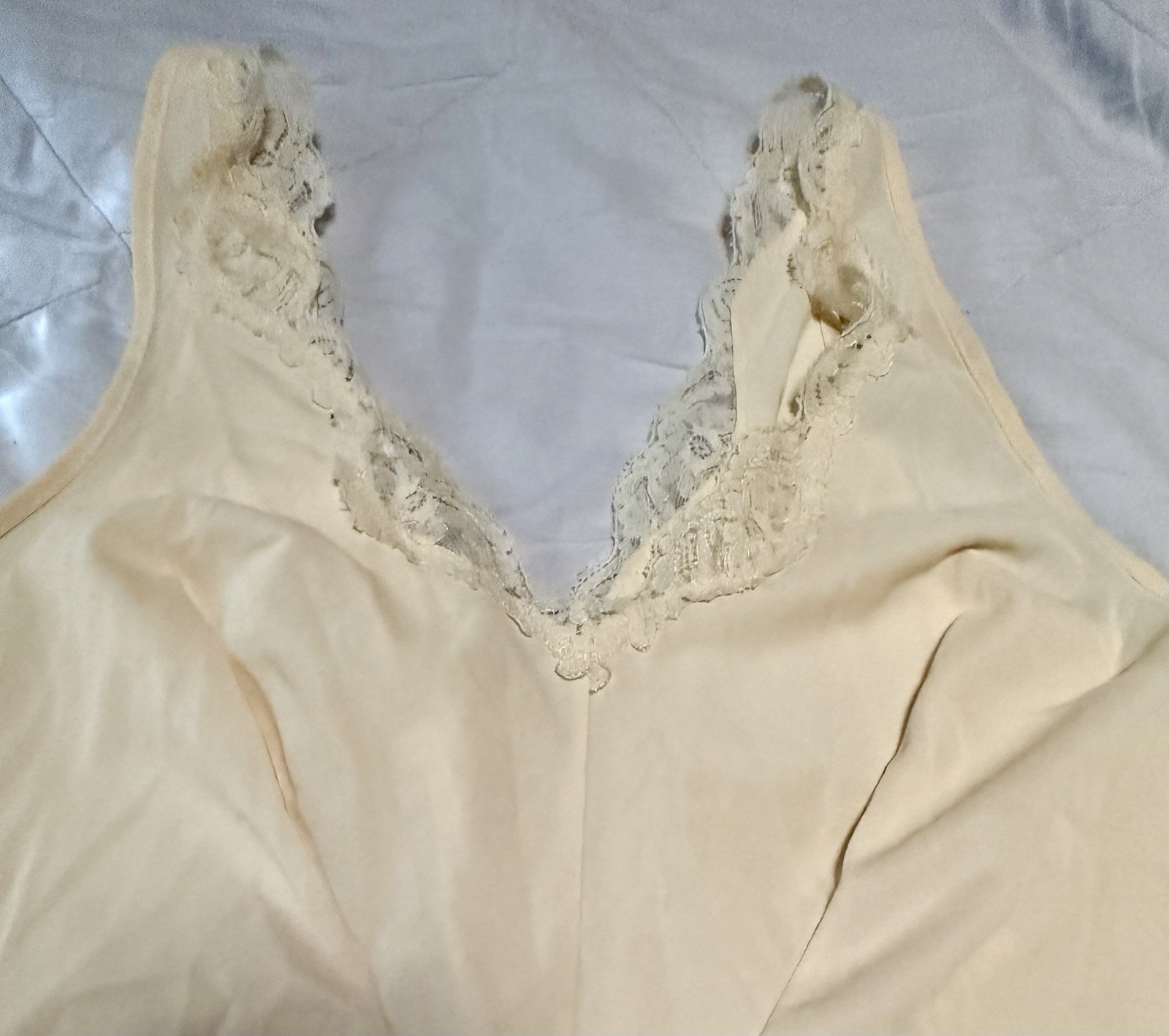 Vintage Bendon NZ Short Full Slip Beige Nylon Lace Trim Size 35 (90 cm) Stretch