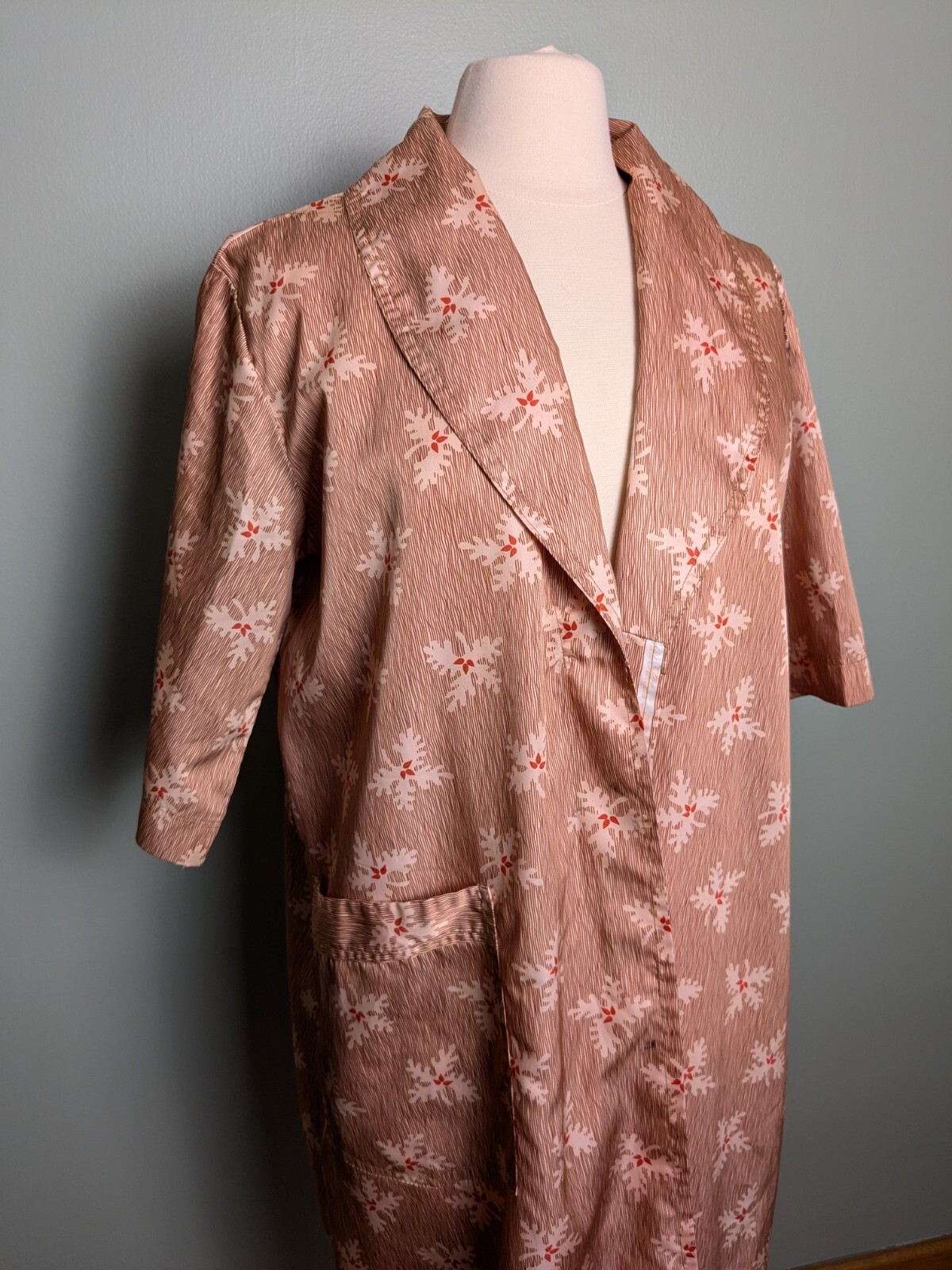 1960s Leaf Print Tan Red ALFA Bridal Sateen Vintage Robe