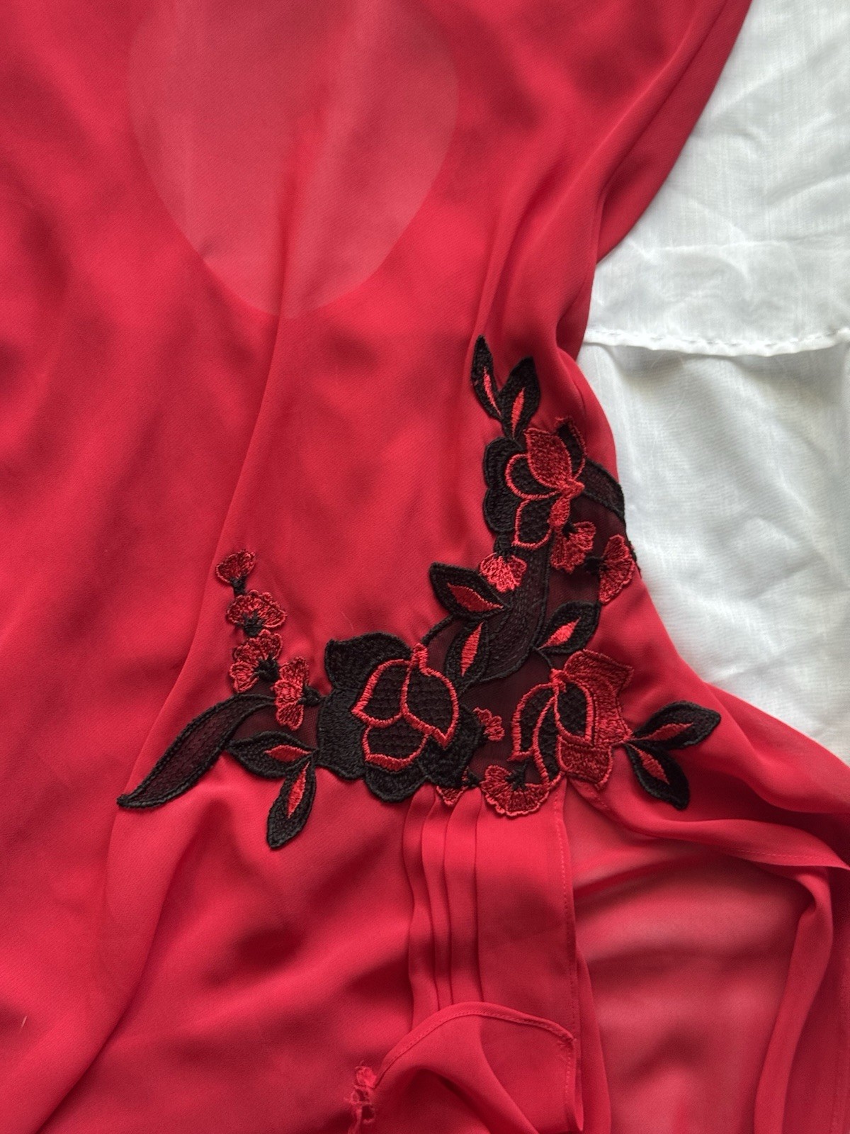 Vintage Delicates Sheer Floral Nightgown with Cutout Back, Women’s Size medium