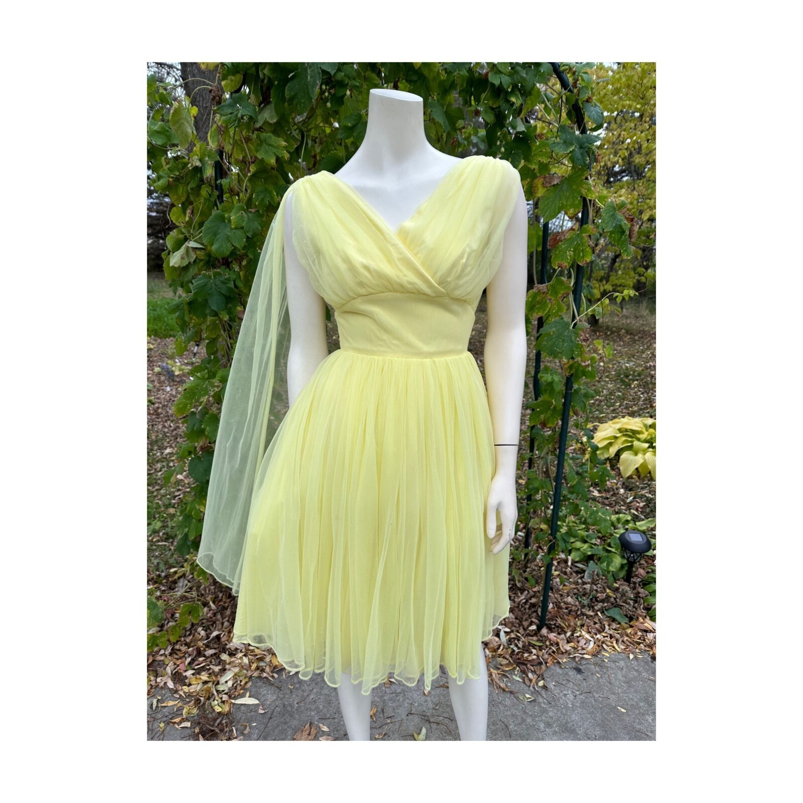 50s Fit & Flare Chiffon Formal Dress V Neck Sunshine Yellow Shoulder Train Sz XS