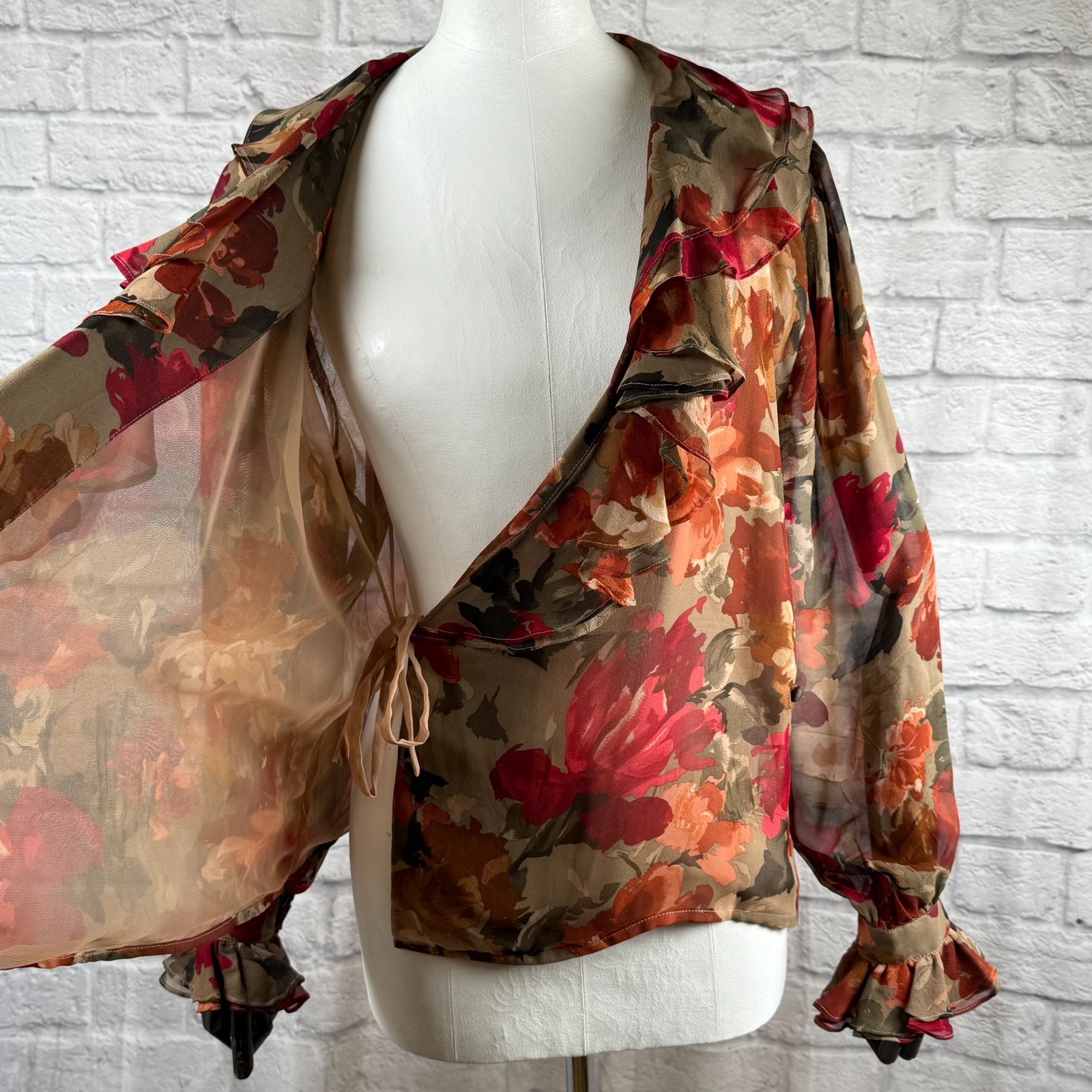 Vtg Capriccio Sheer Silk Floral Blouse Women’s 8 Medium Ruffled Shirt