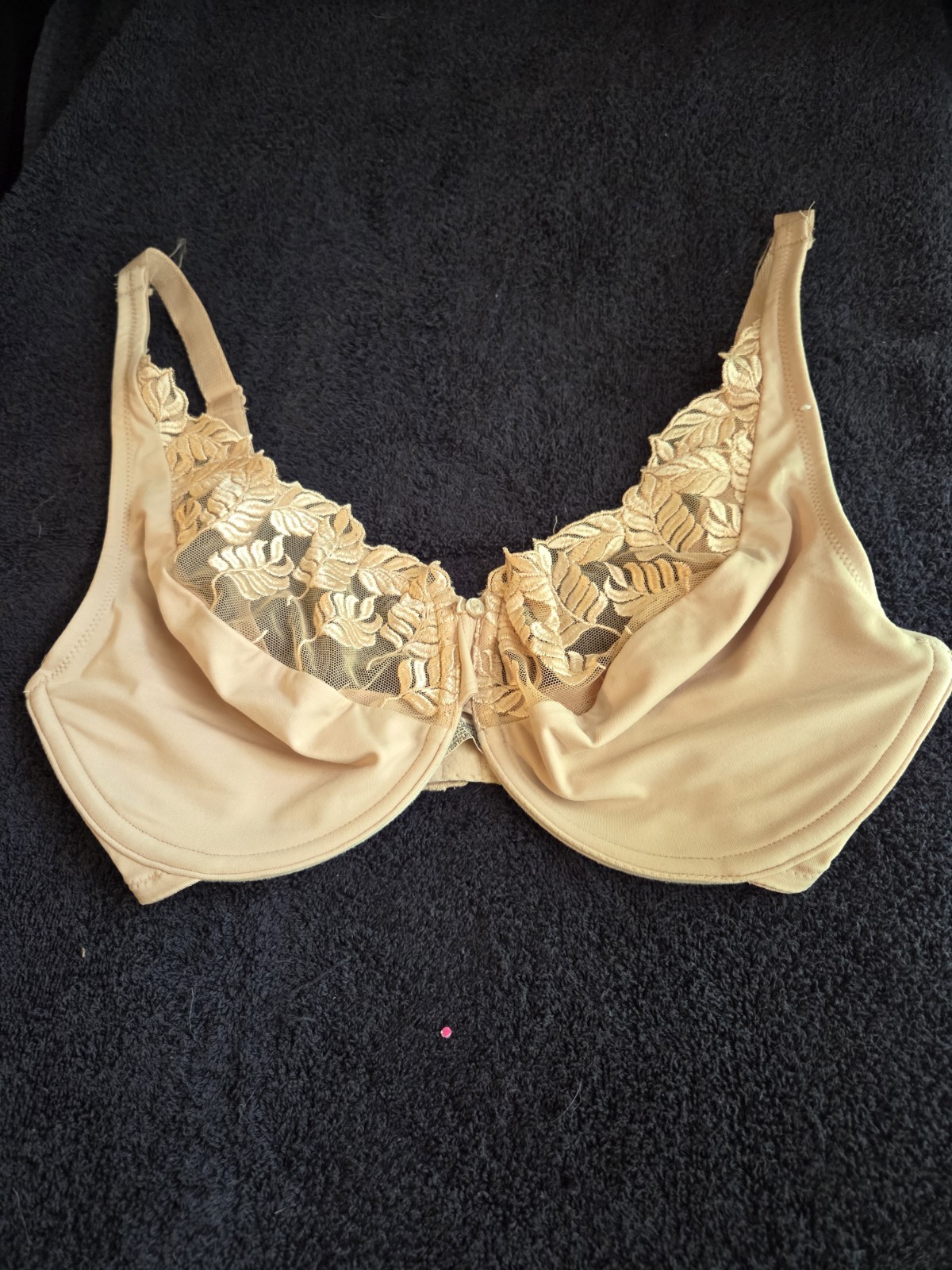 New Vintage Nude Wacoal 65190 Lace Underwire Bra 34DD Some Fraying
