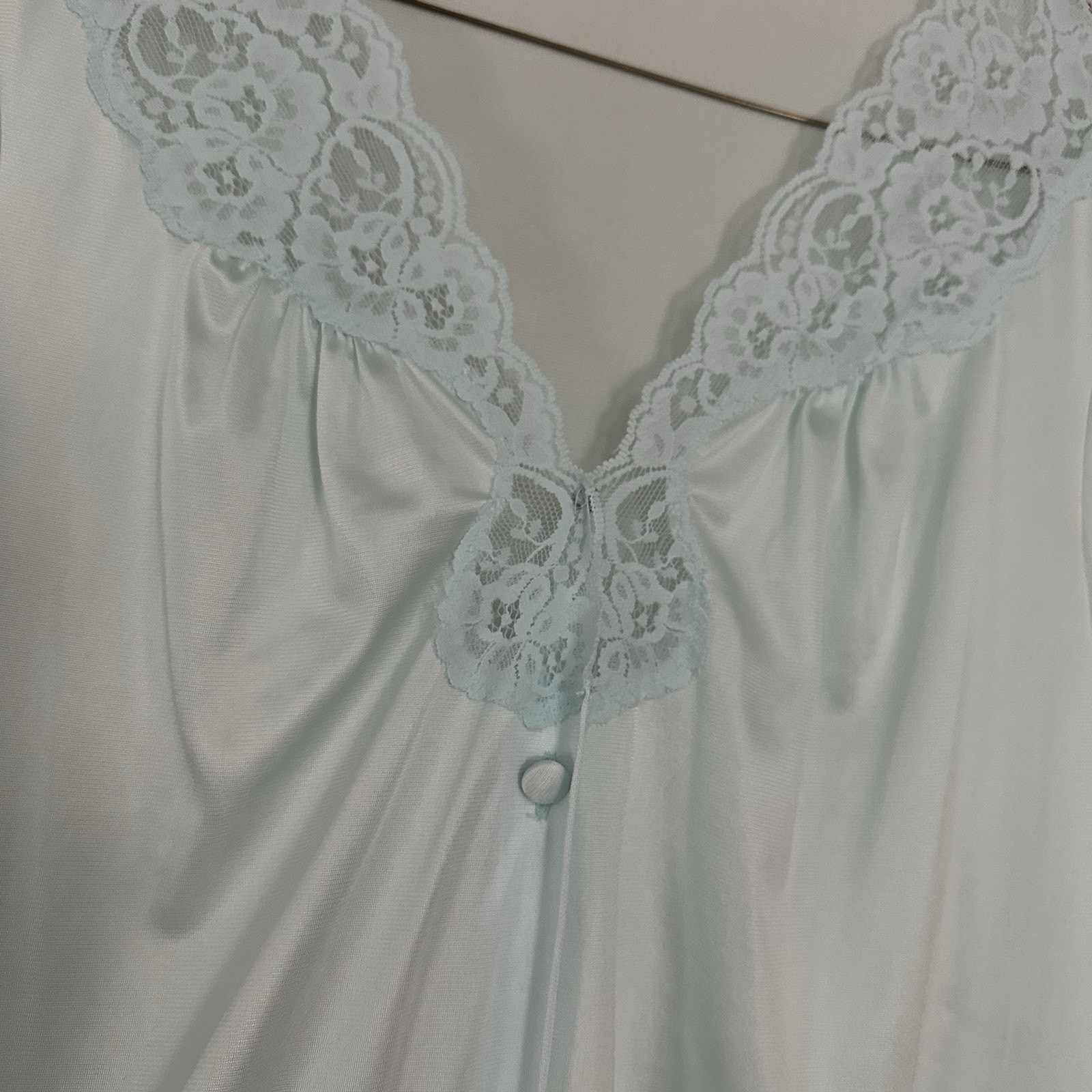 Vintage Vanity Fair Pale Aqua Med Embroidered Floral Lace V-Neck Bed Jacket