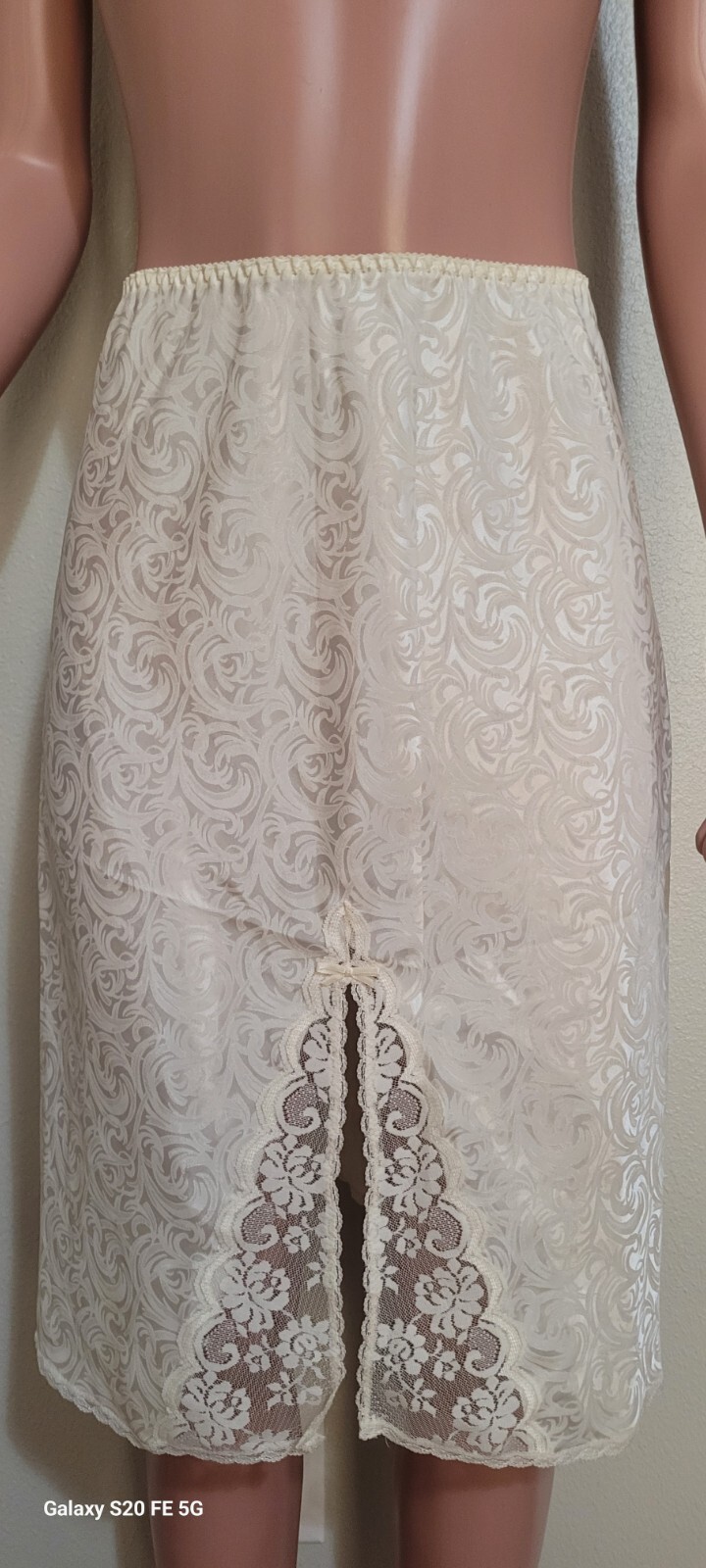 Chantilly Maidenform Slip White 64601-25 Patterns Size Medium Untagged