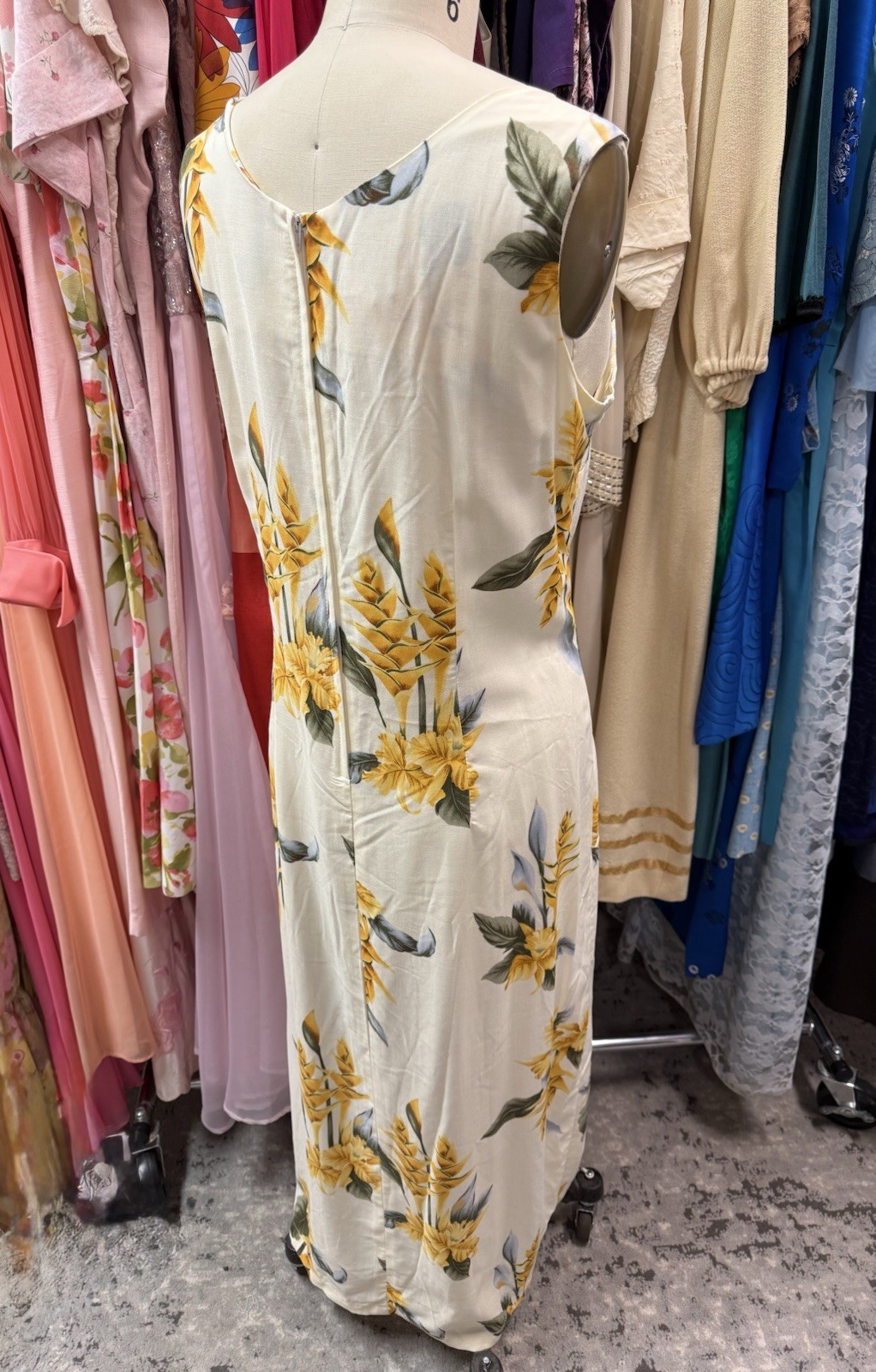Vintage Hawaiian Dress🌺1970s Maxi Flower Print Plus Size 46 Bust 41 Waist L/XL