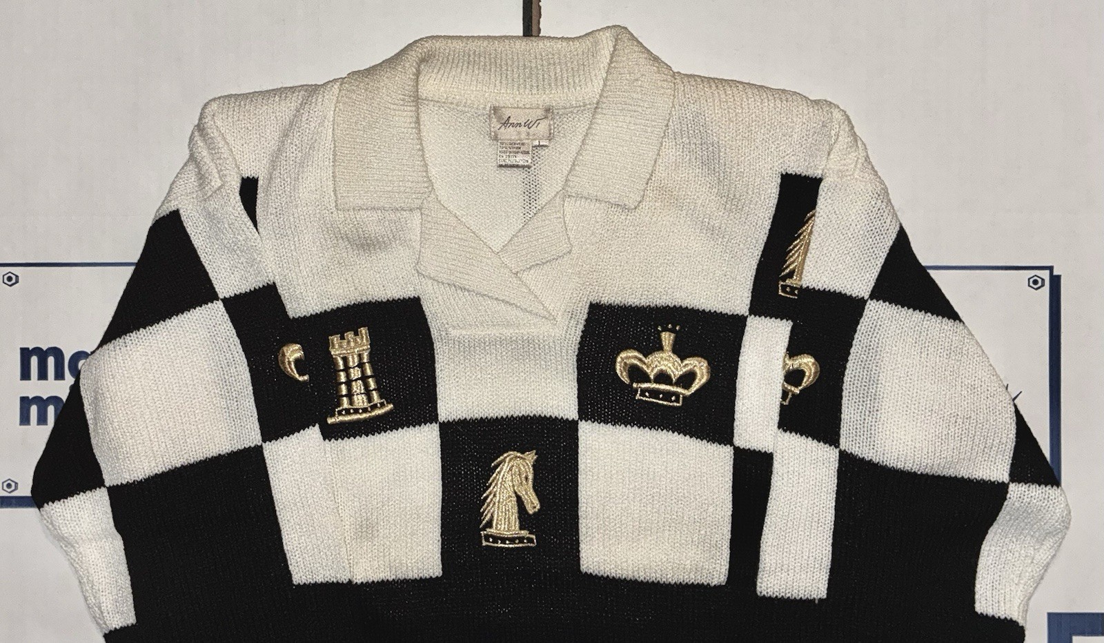 ANN WI VINTAGE 1980S CHESS THEMED BLACK WHITE & GOLD EMBROIDERED WOMENS SWEATER