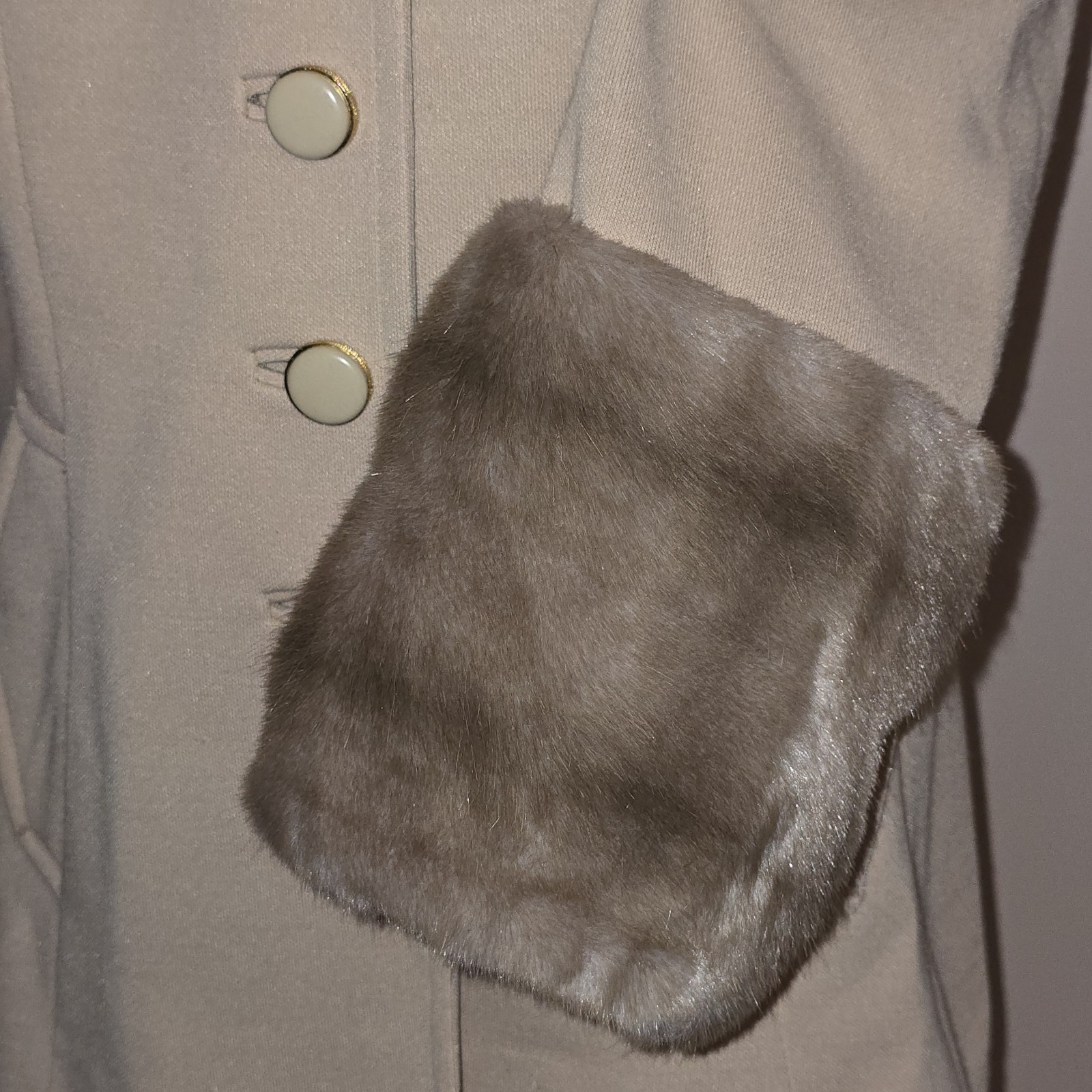 VTG 1960s Lilli Ann Tan Penny Lane 27″ Mid Coat Brown Faux Fur Trim Cuffs L 16