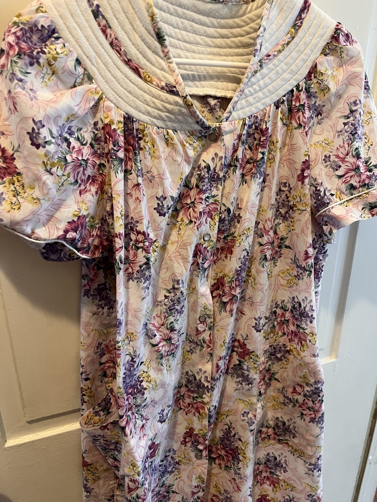 Vintage Floral House Dress Duster Robe Snap Front Quilted Collar Pockets