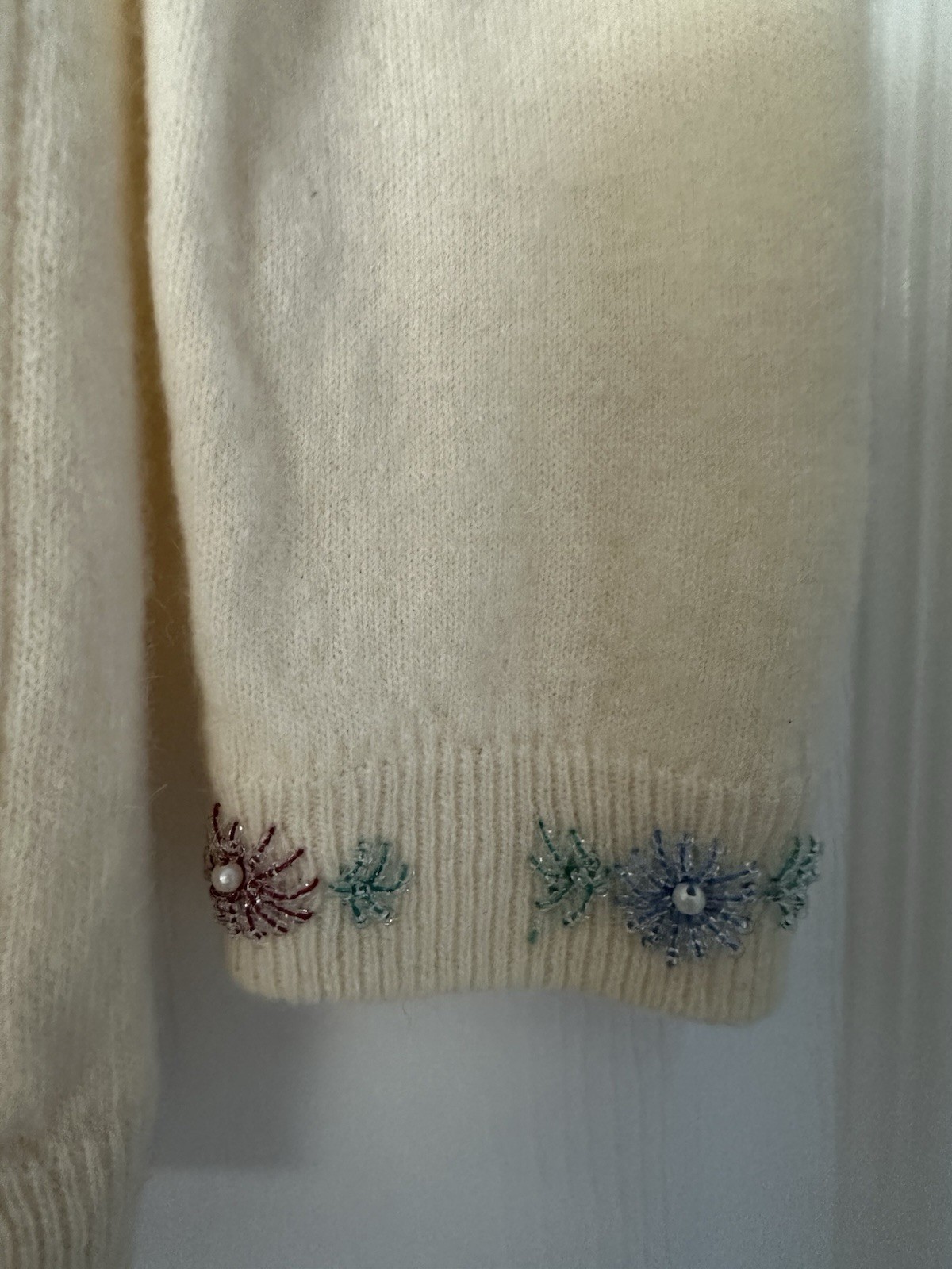 Vintage 1950s 1960s Heavily Beaded Grape Cardigan Pearl Buttons Size 40