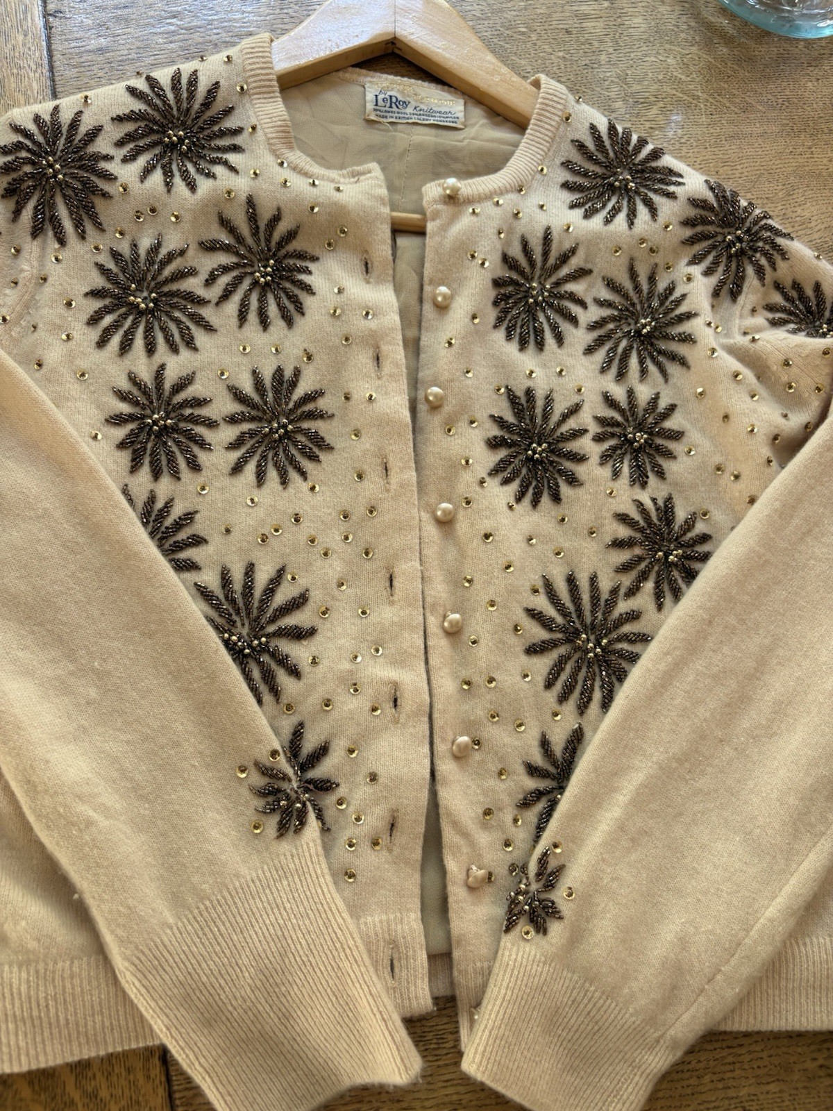 Women’s Vintage Cardigan! Fabulous Beading Great Colors! Size M