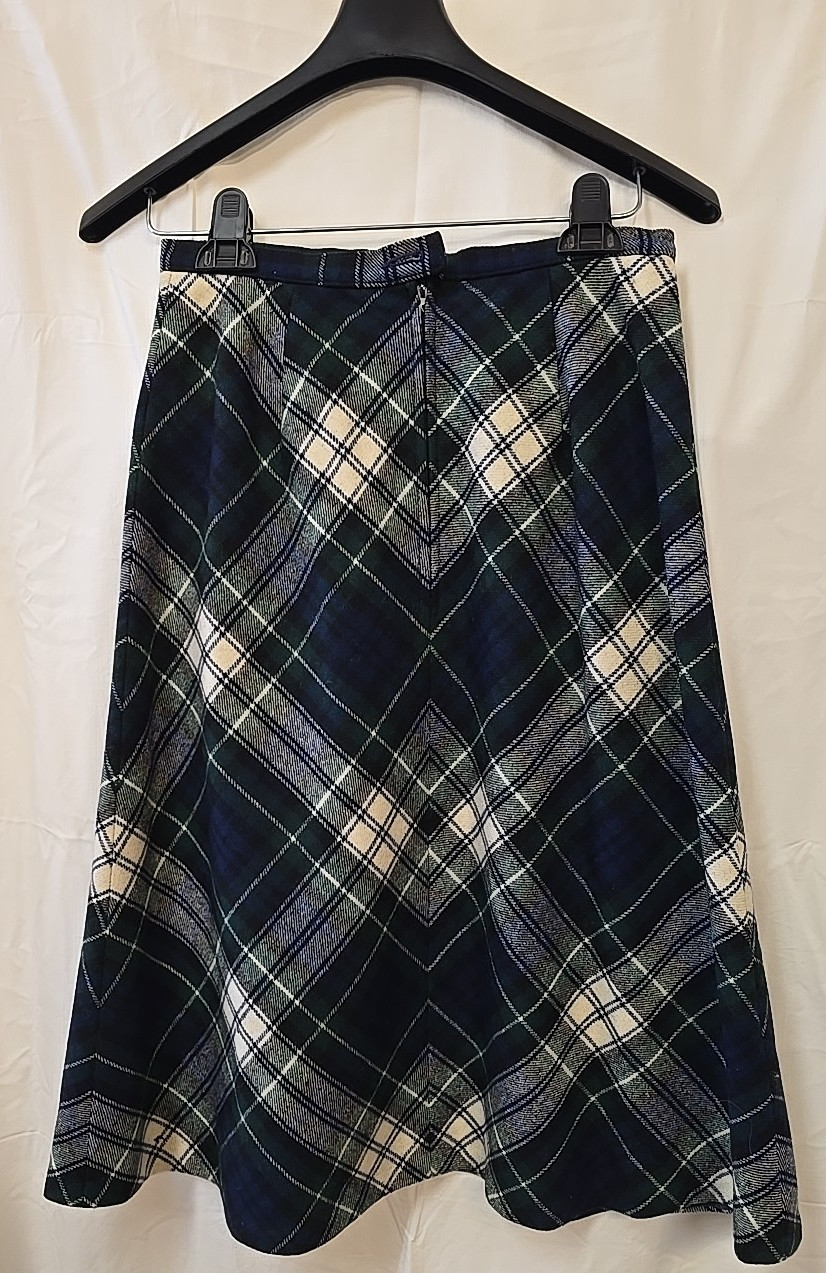1960’s Vtg PENDLETON Wool PLAID A-LINE Dark Academia Preppy Casual Chic SKIRT-10