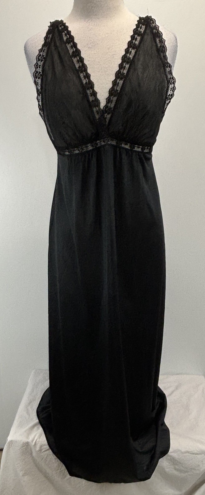 Vtg Deena Long Nylon Nightgown Women’s L Black Lace Trim Made USA 70s