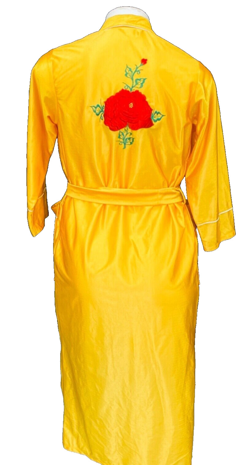 Vintage 1960s 1970s yellow robe red rose floral embroidered gold Bev Beverly