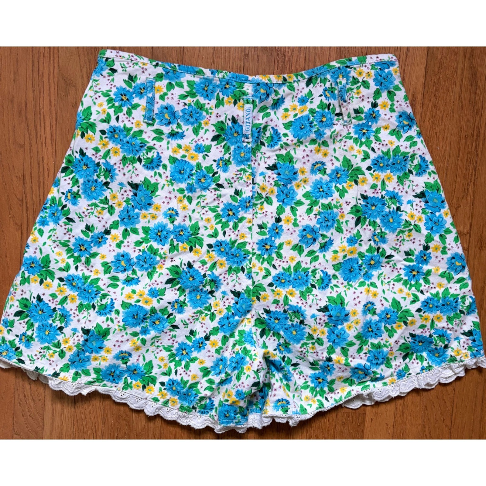 Vintage NWT Gitano Floral Shorts Blue Yellow Lace Trim Cotton Size 13