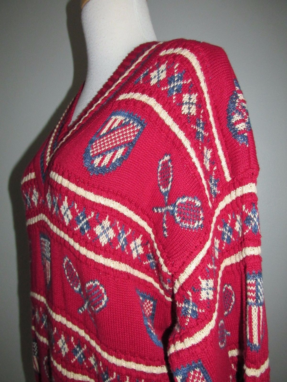 Vtg Tricots St Raphael Country Shop Size M Tennis Racquets Crest V-Neck Sweater