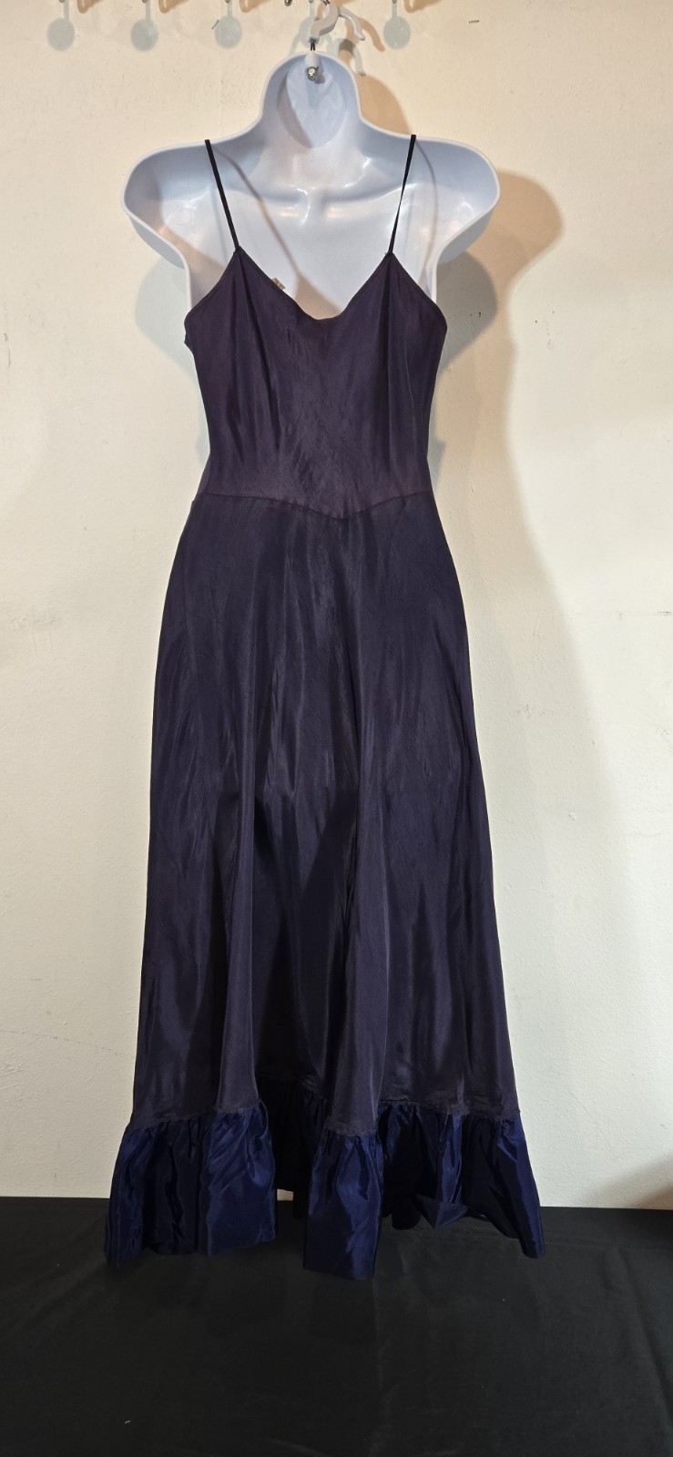 The Suzette „Snip-It” slip iconic piece of vintage lingerie 1940s 1950s