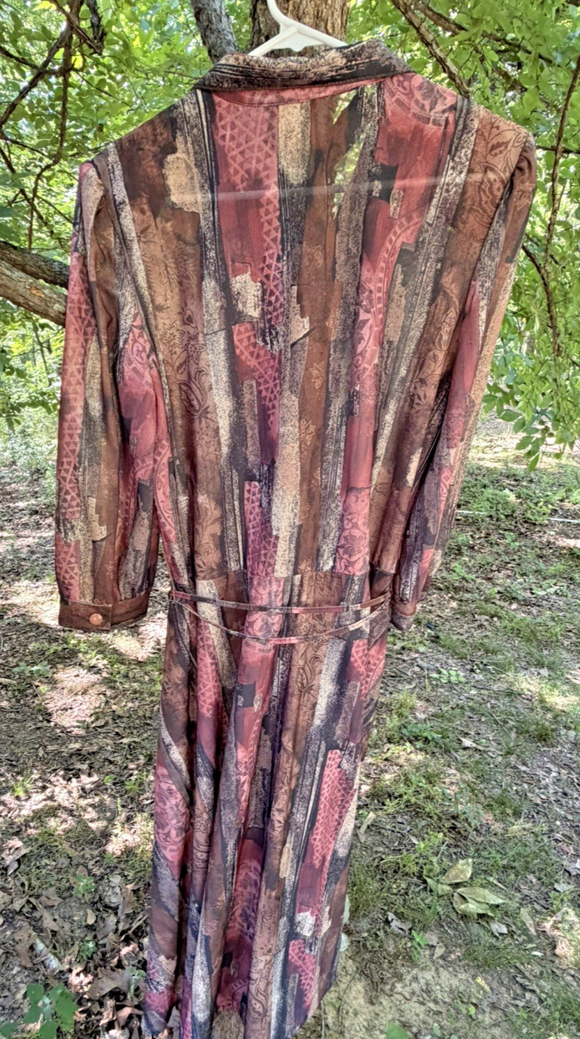 Cool Vintage dress with tie by California Looks in good condition