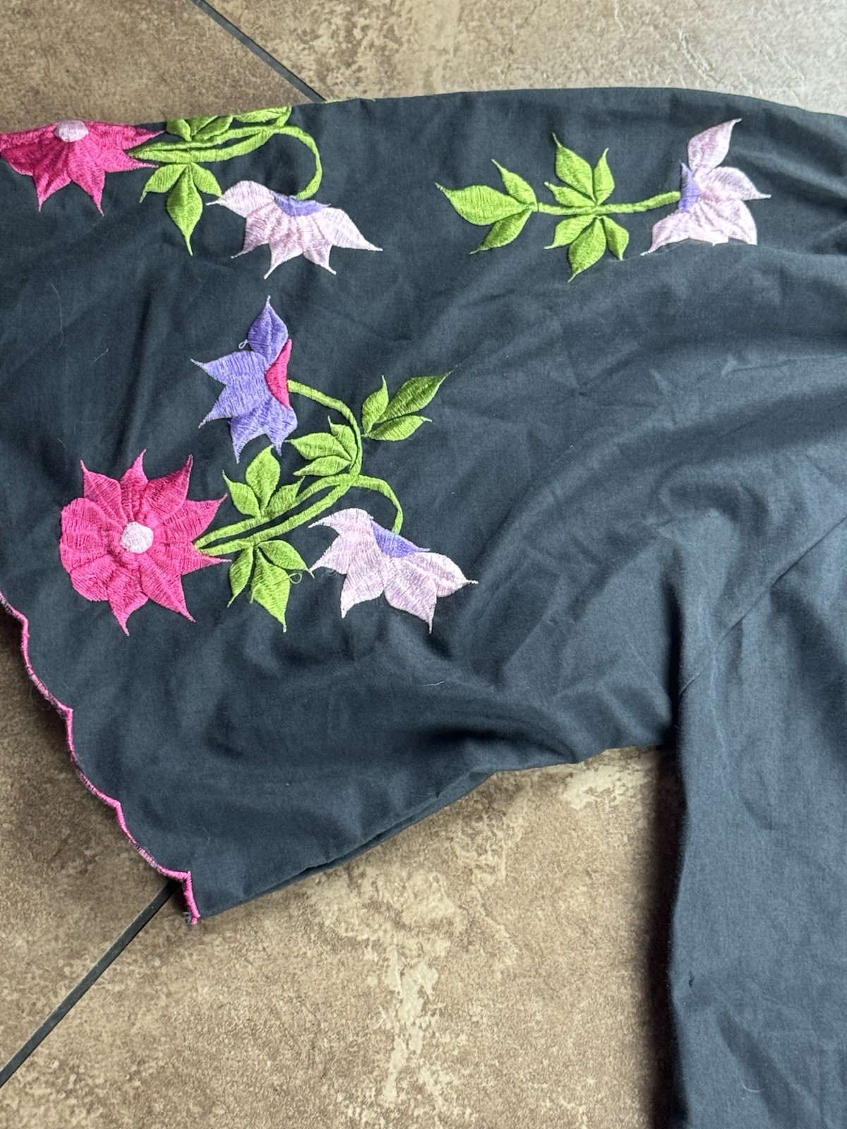 Vintage Caro Honolulu Embroidered Blouse Skirt Floral Set Philippines Size Med.