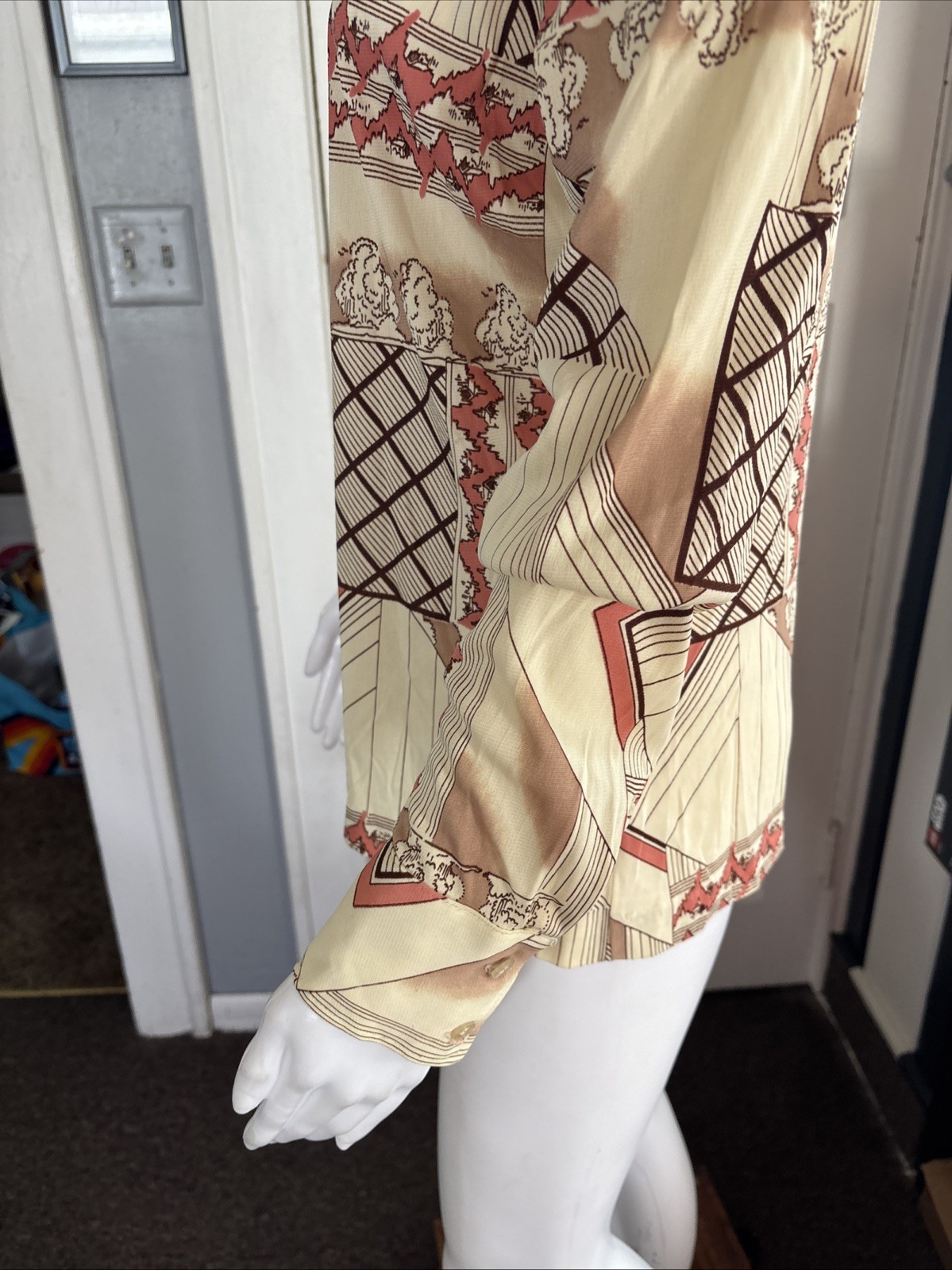 VTG 70s Women’s Disco Graphic Button Up Brown Pink LADY ARROW Dagger Collar