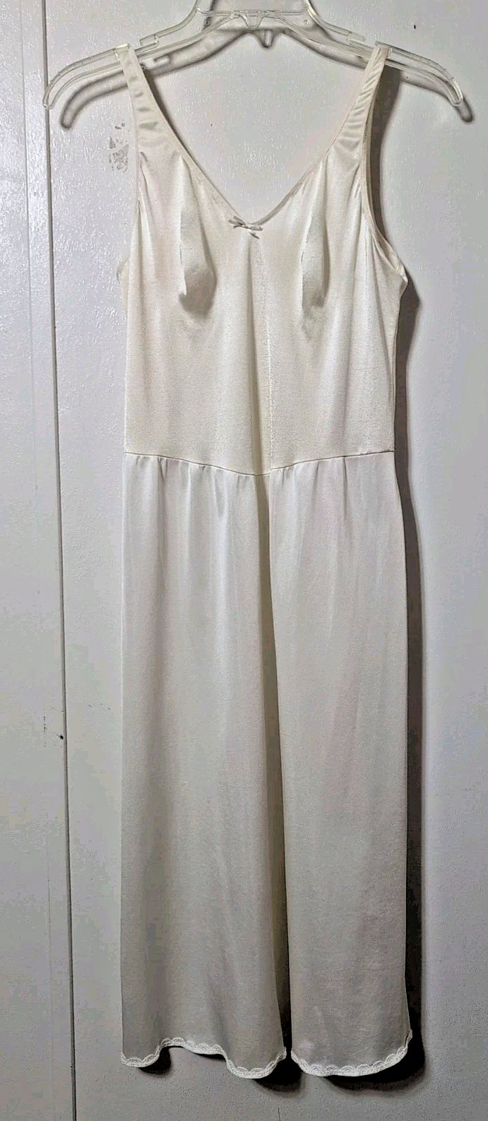 Vintage Warner’s Full Slip Ballet Dress V Neck Antron Nylon Size 38 Beige
