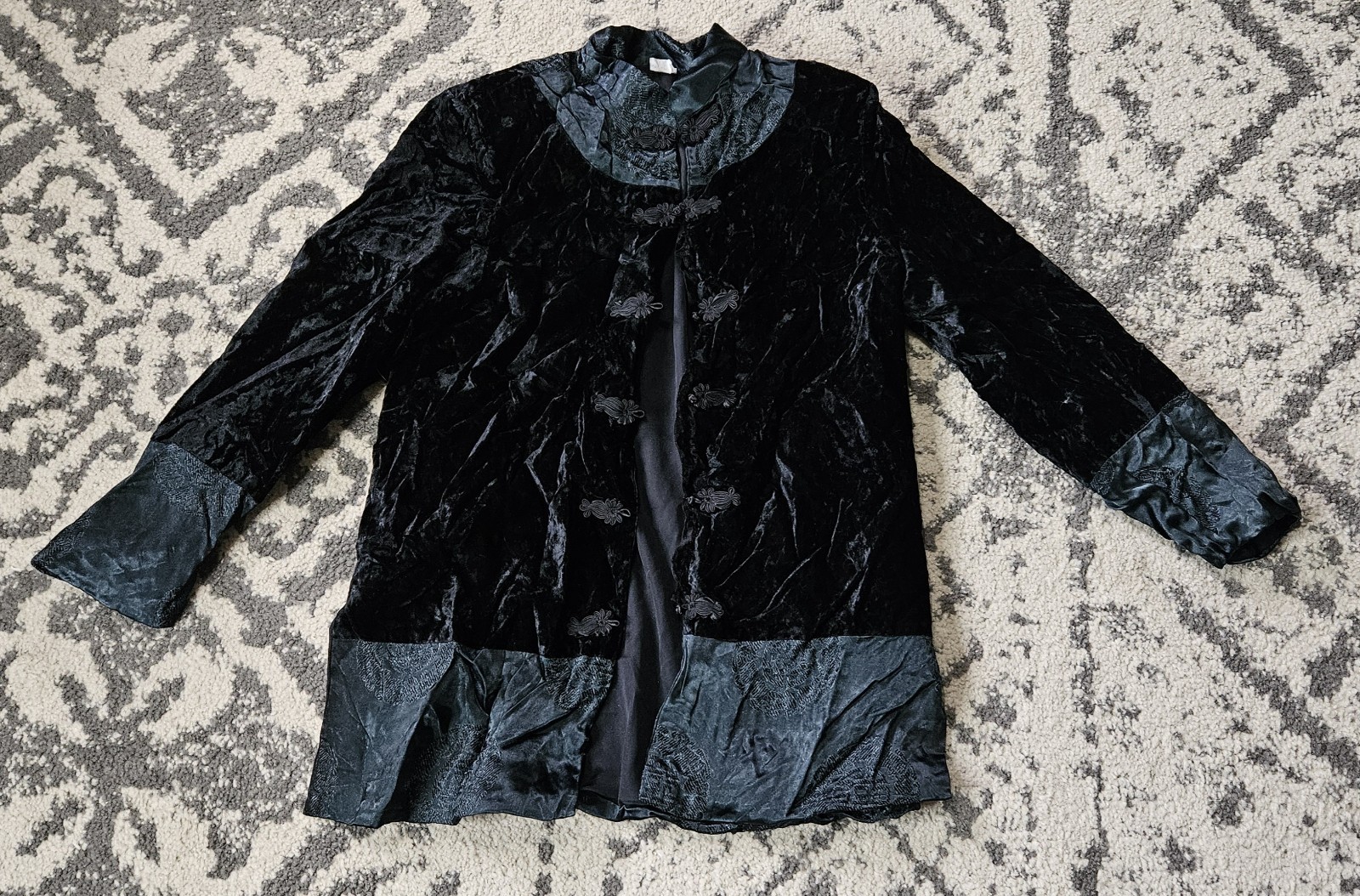 Vintage 90s Black Crushed Velvet Frog Closure Jacket Mandarin Style