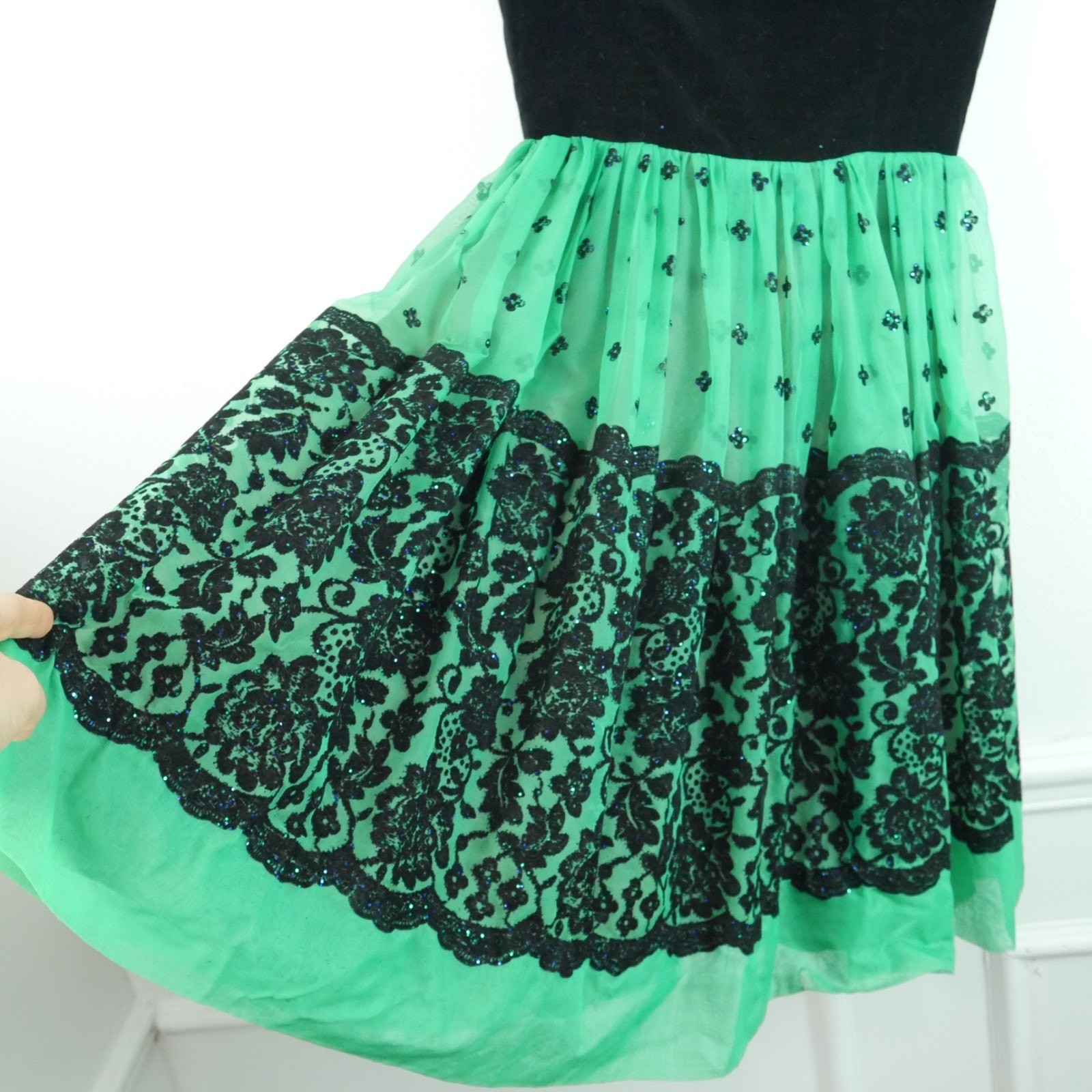 Vintage XS Party Dress 50s 60s Velvet Green Holiday Fit Flare Retro Festive