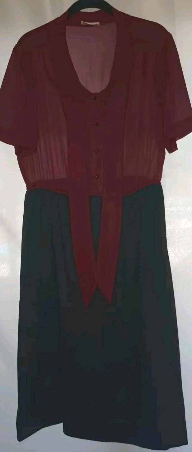 Leslie Pomer – Size Women’s 18 – Burgundy – Black – Dress – Vintage