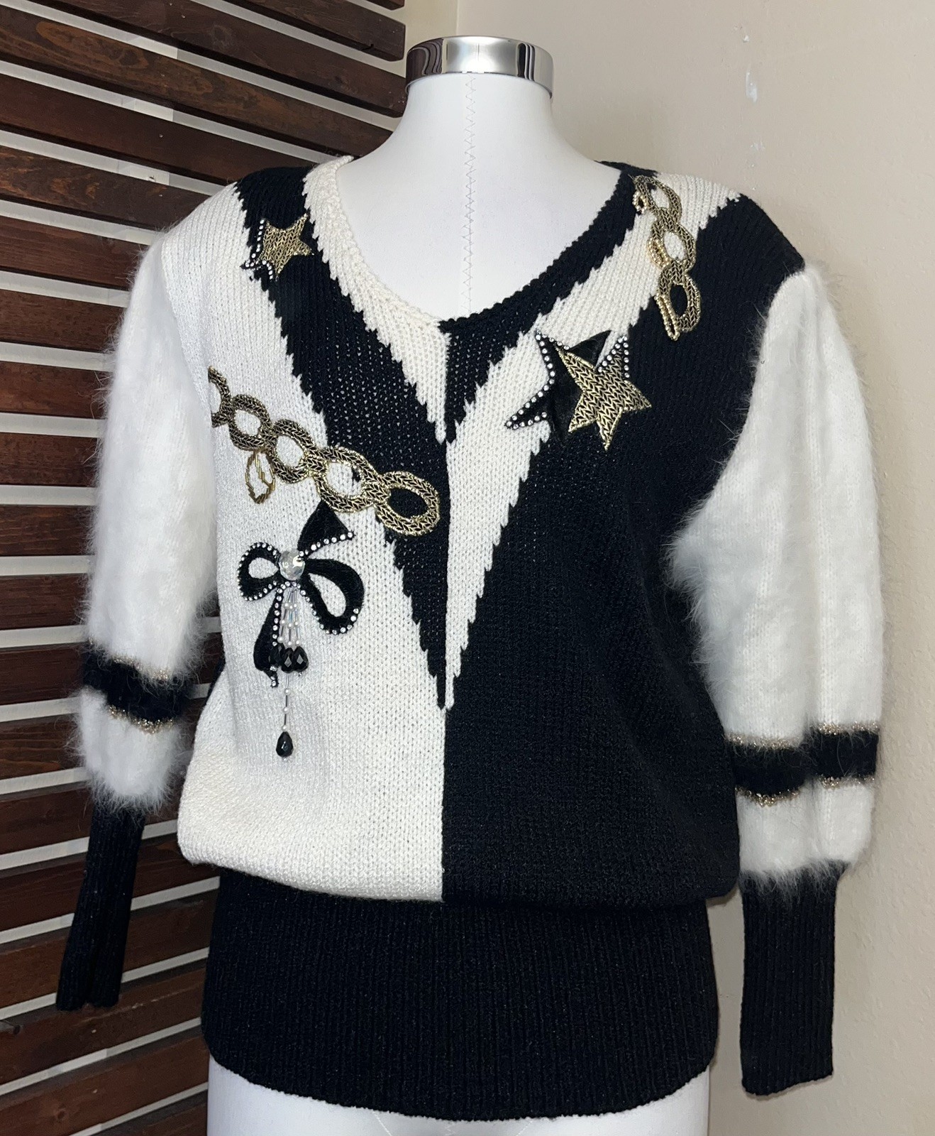 1980s 80s Vintage Black White Gold Star Beaded Rhinestone Long Sleeve Sweater M