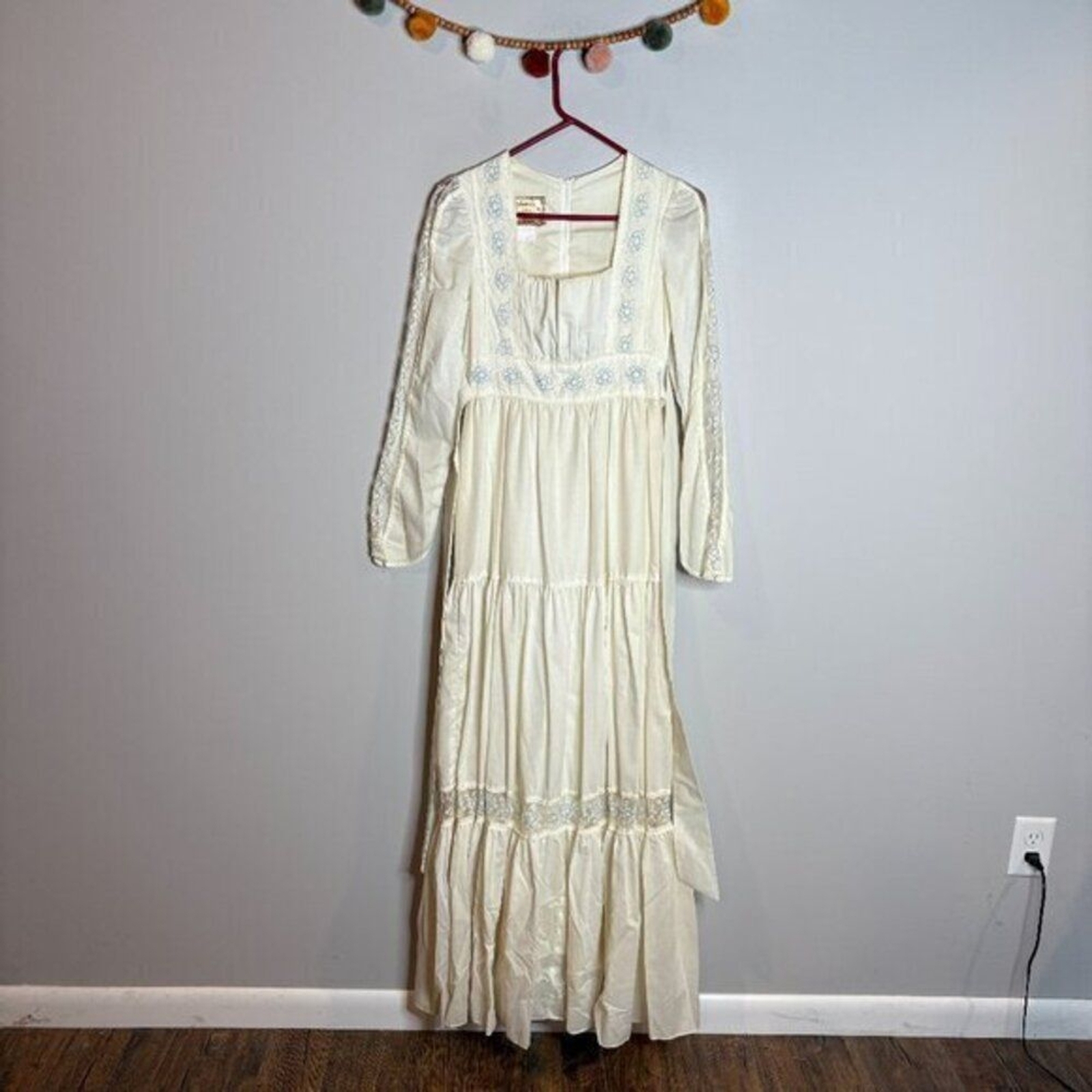 Gunne Sax 1970’s vintage white lacy tiered maxi dress