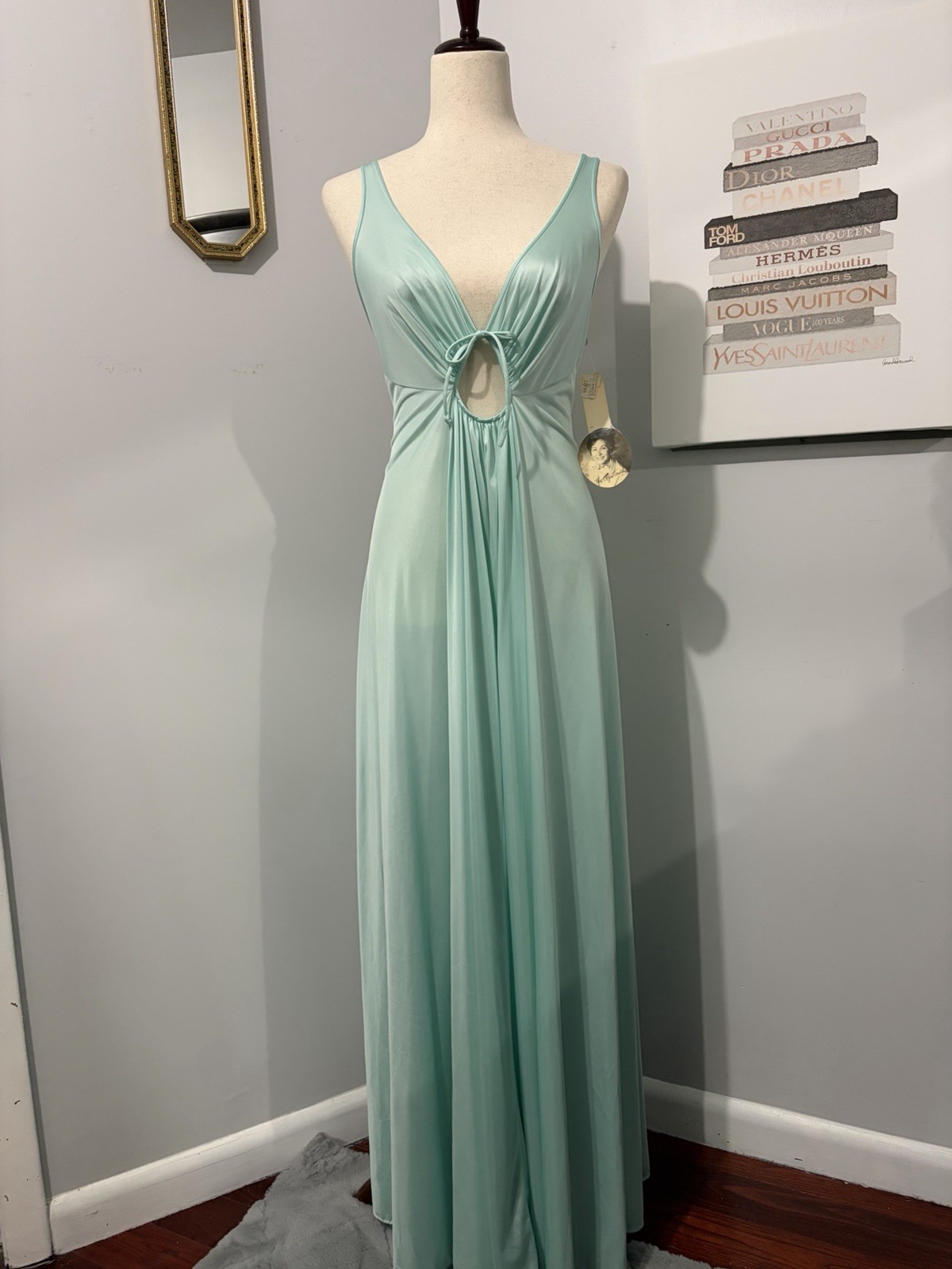 Vintage 70’s Olga NWT Large Sweep Style 9625 Size 38 Large